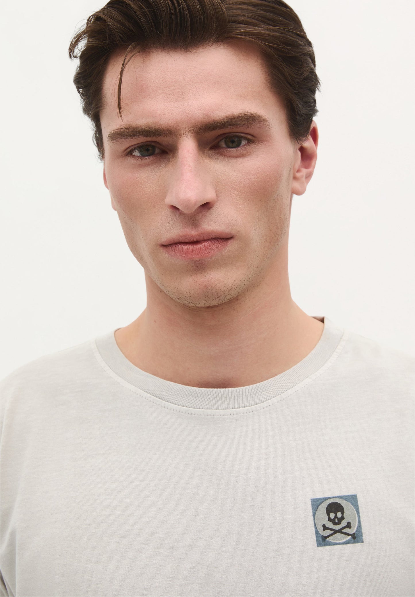T-SHIRT SKULL LOGO BRANDING