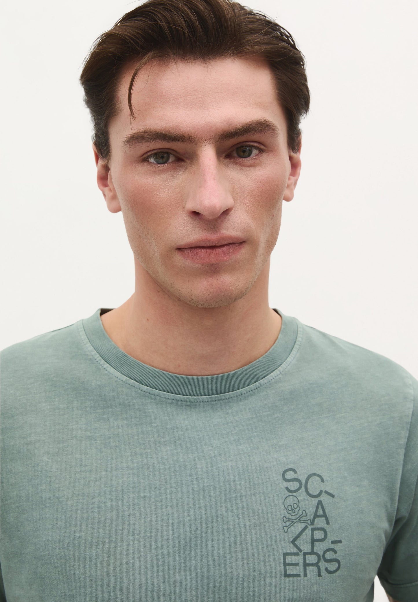 T-SHIRT WITH SKULL LOGO