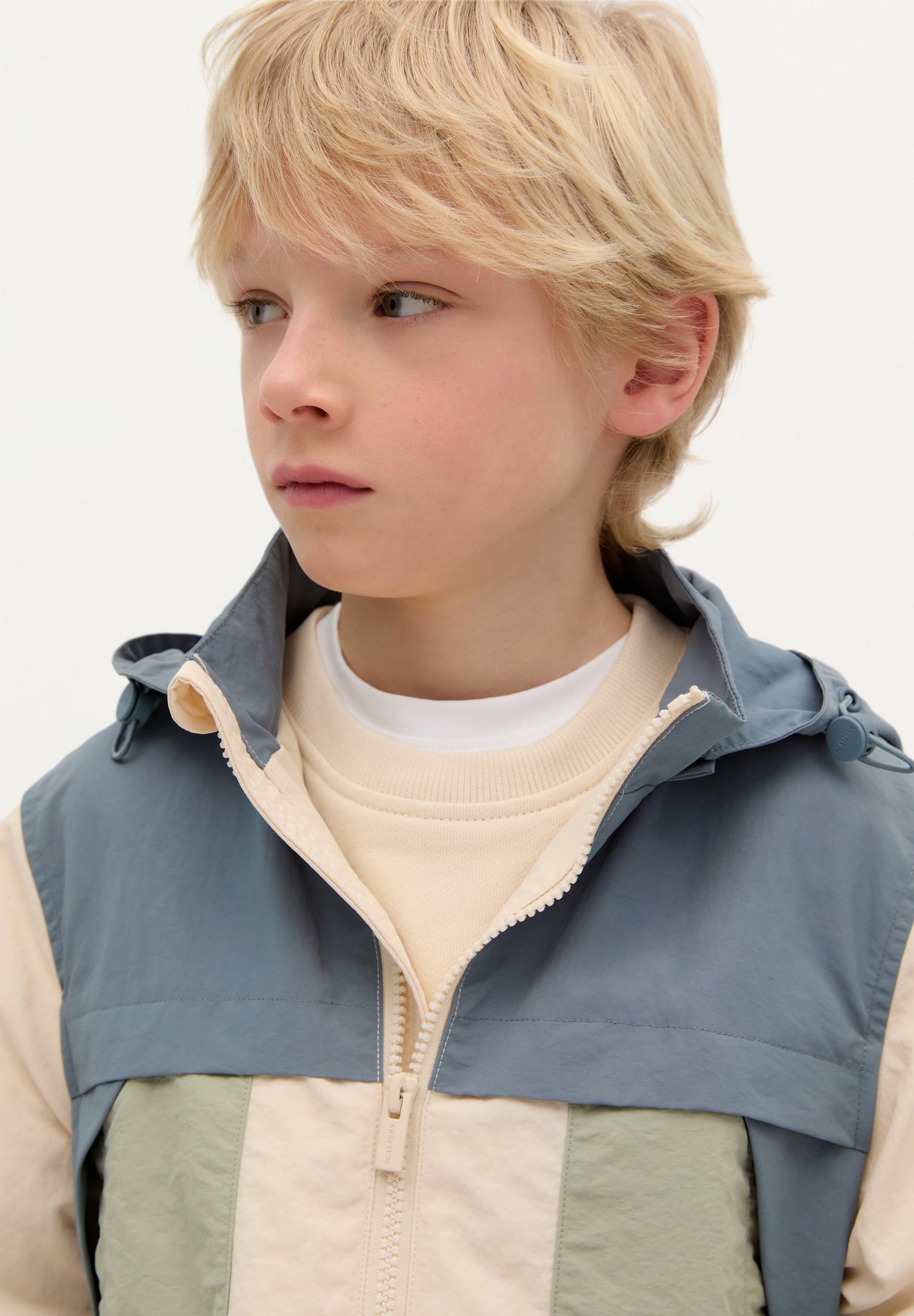 THREE-TONE COLOUR BLOCK JACKET