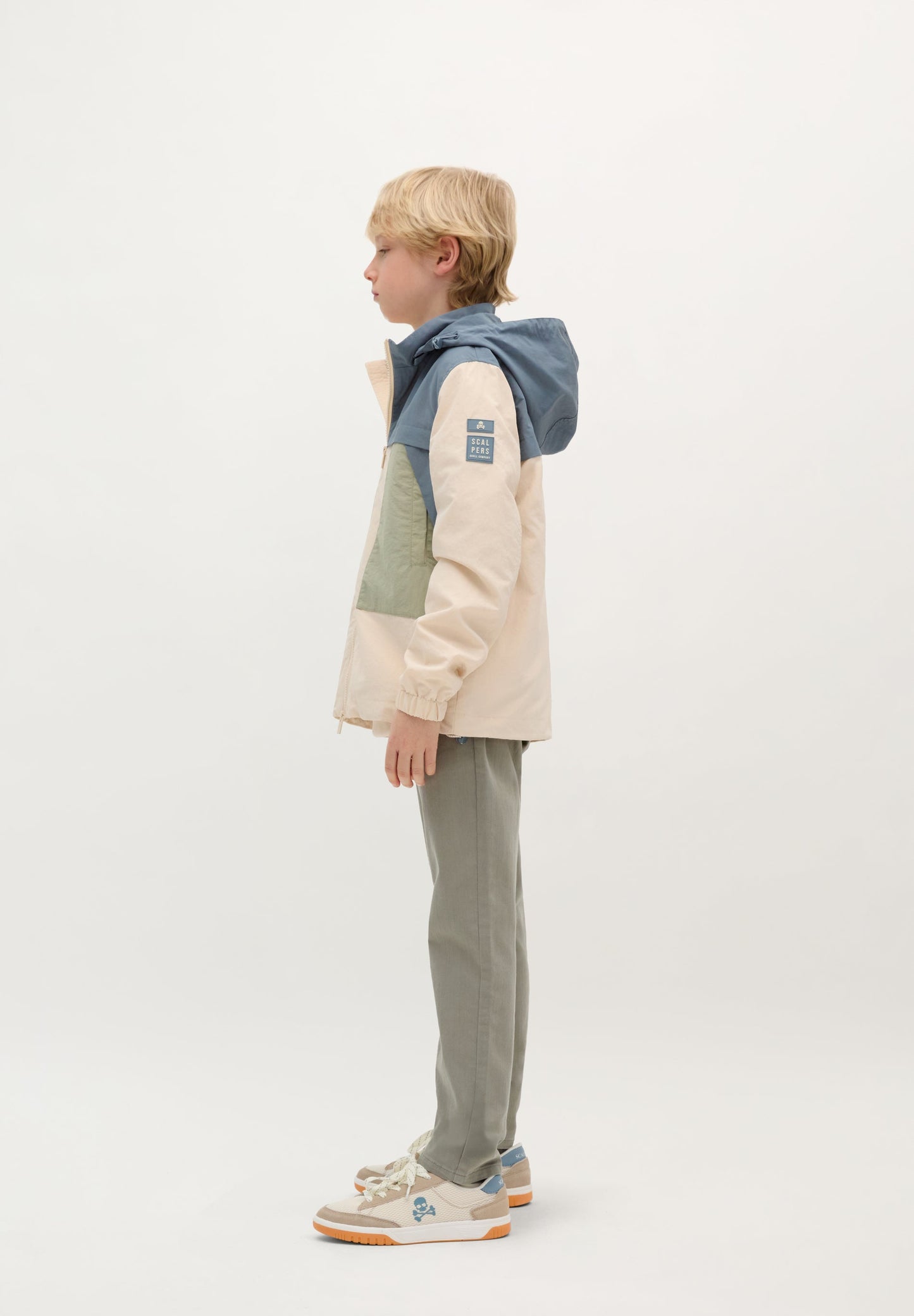 THREE-TONE COLOUR BLOCK JACKET