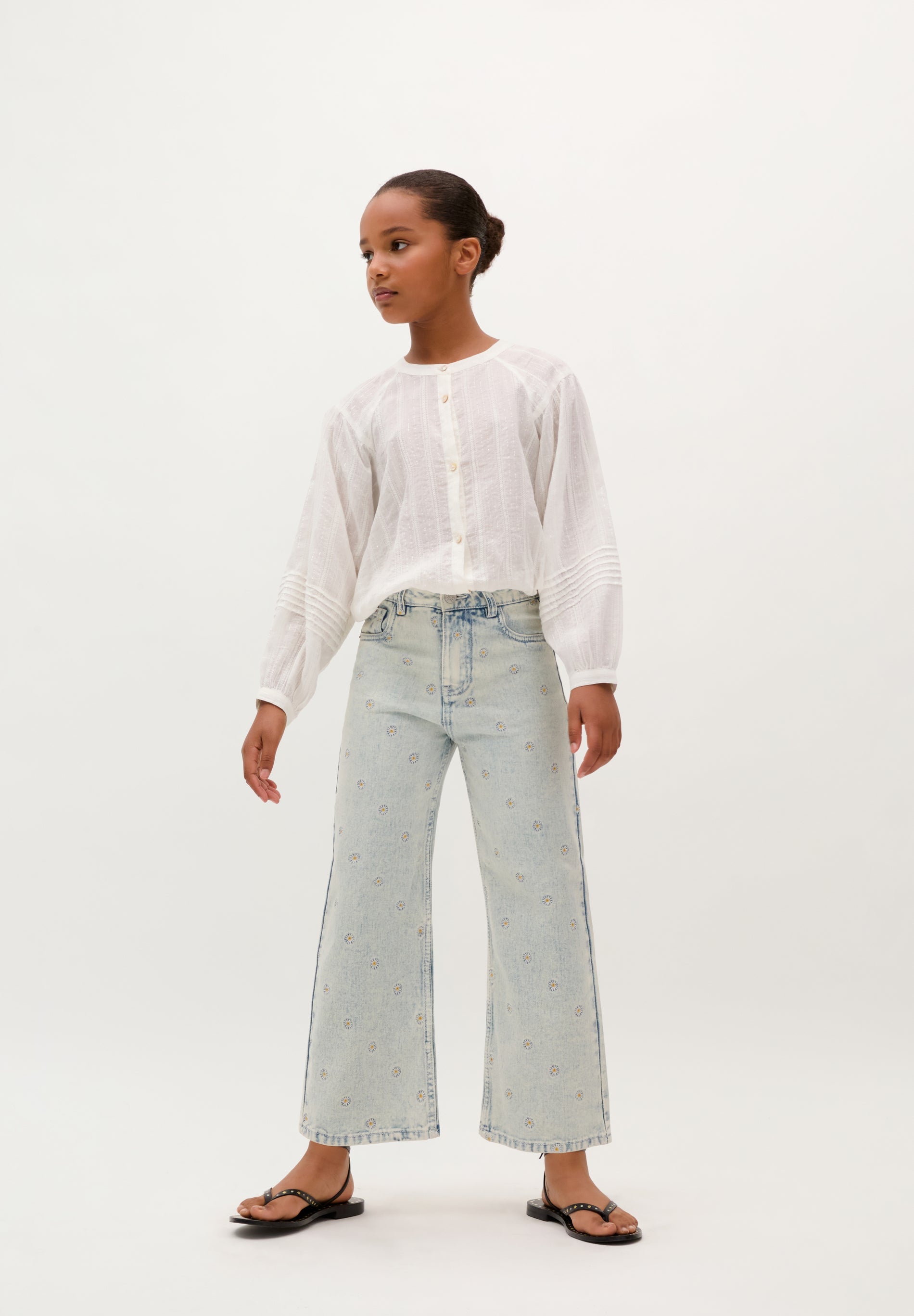PANTALON EN JEAN BRODERIES SOLEILS