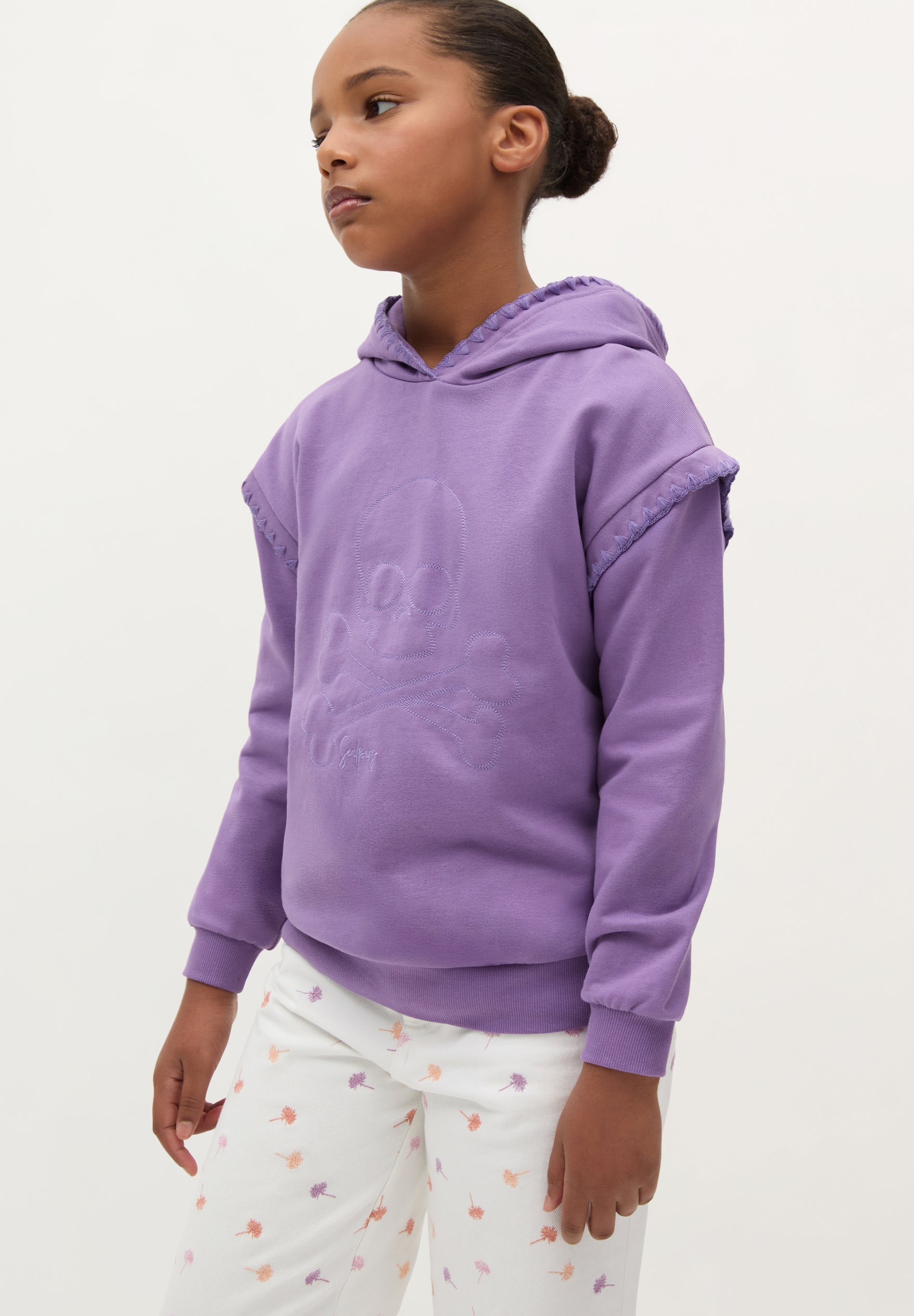 EMBROIDERED HOODIE