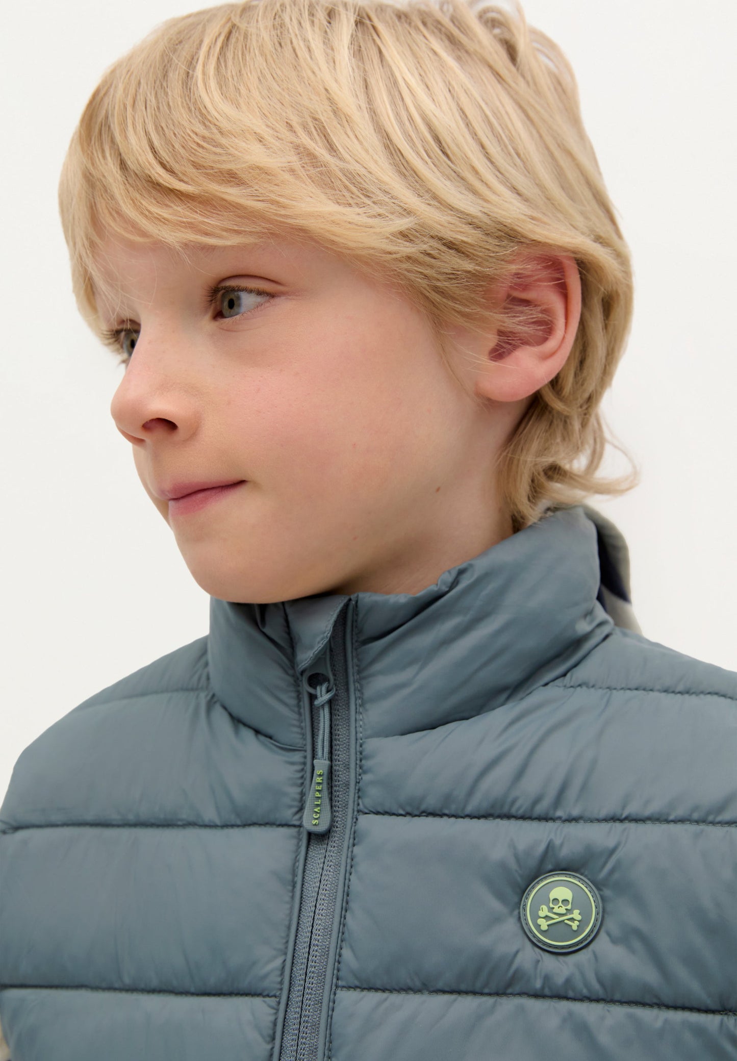 PUFFER VEST WITH SKULL