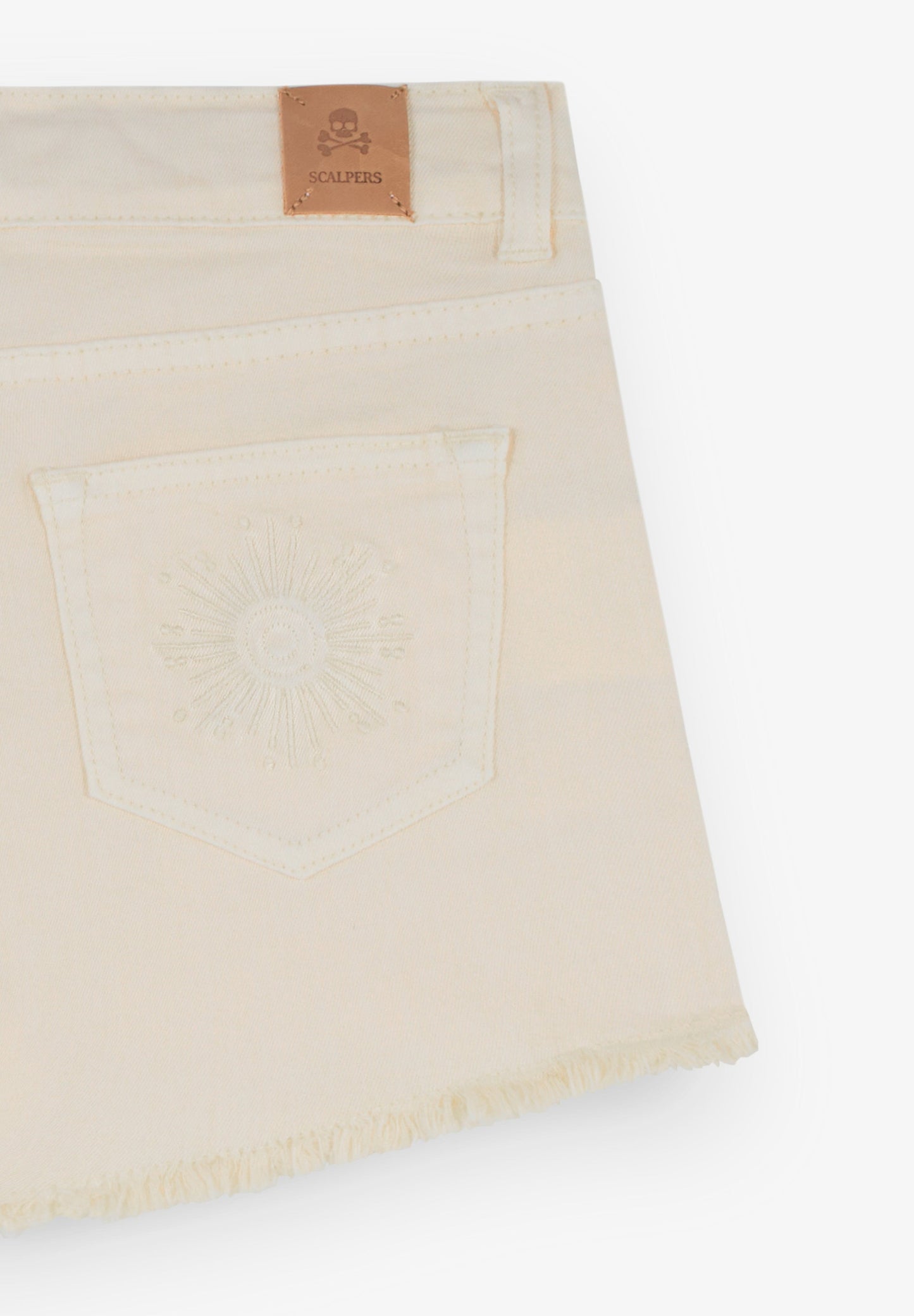 BERMUDA SHORTS WITH FLOWER EMBROIDERY