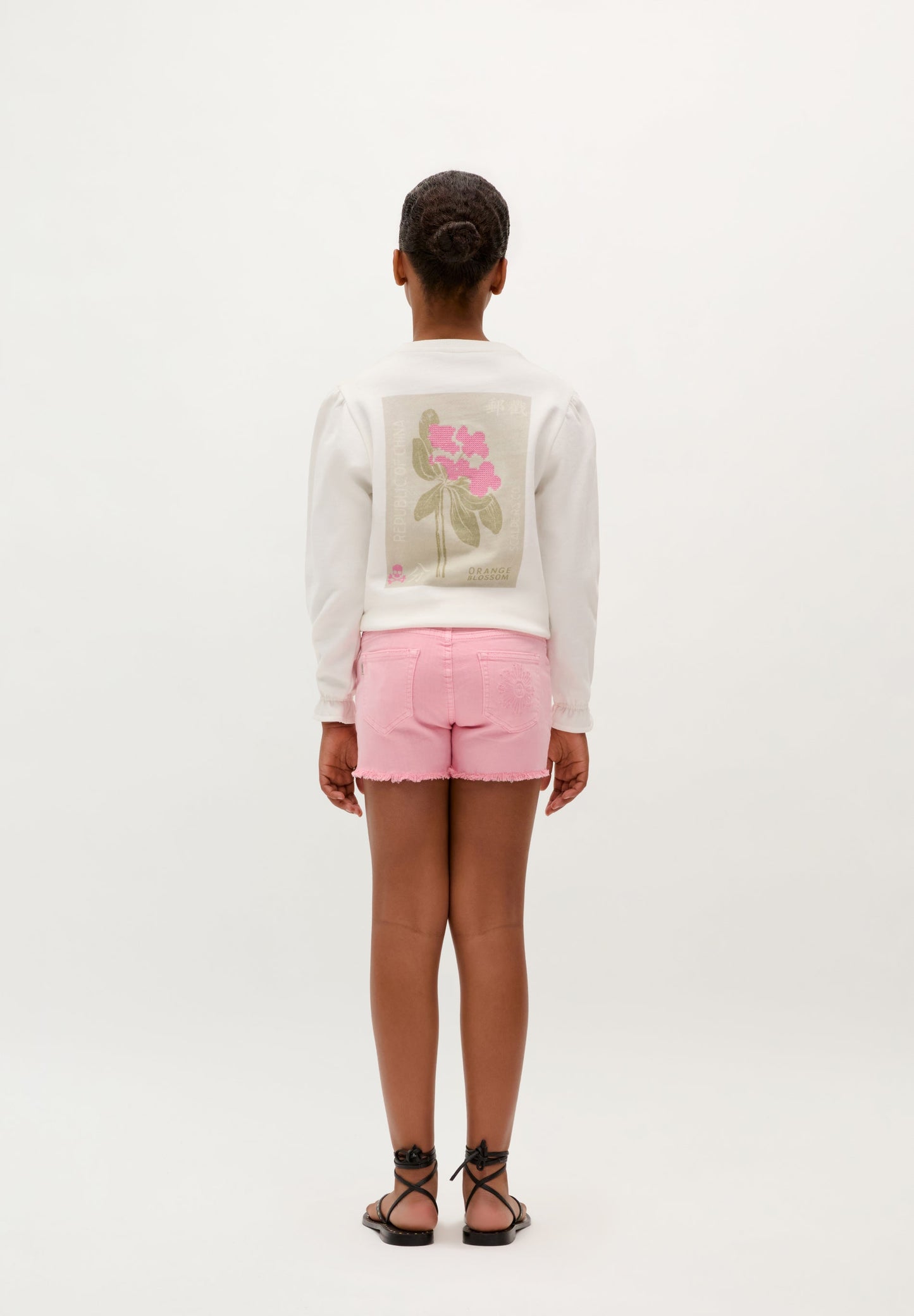 BERMUDA SHORTS WITH FLOWER EMBROIDERY