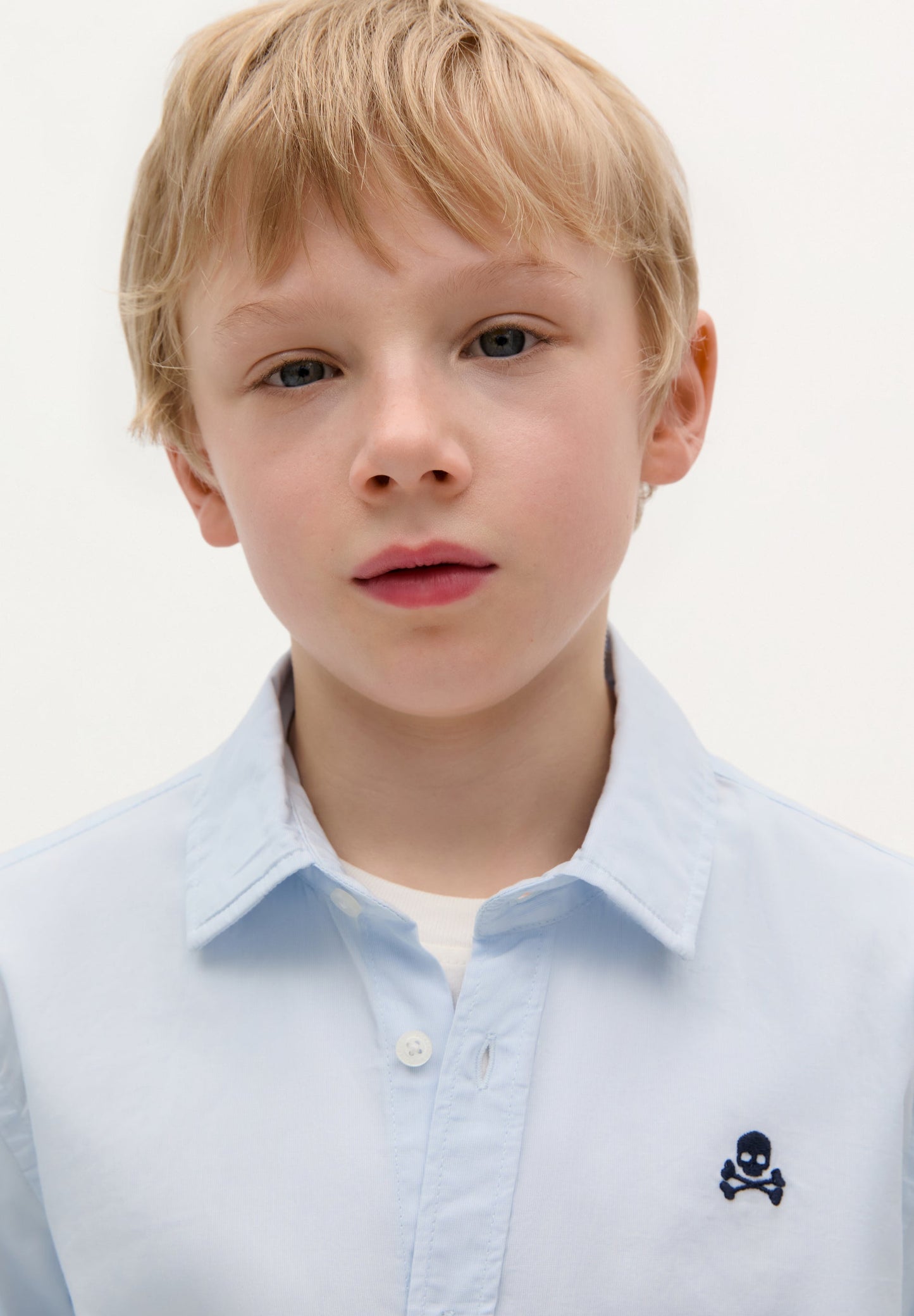 PLAIN-COLOURED SKULL SHIRT