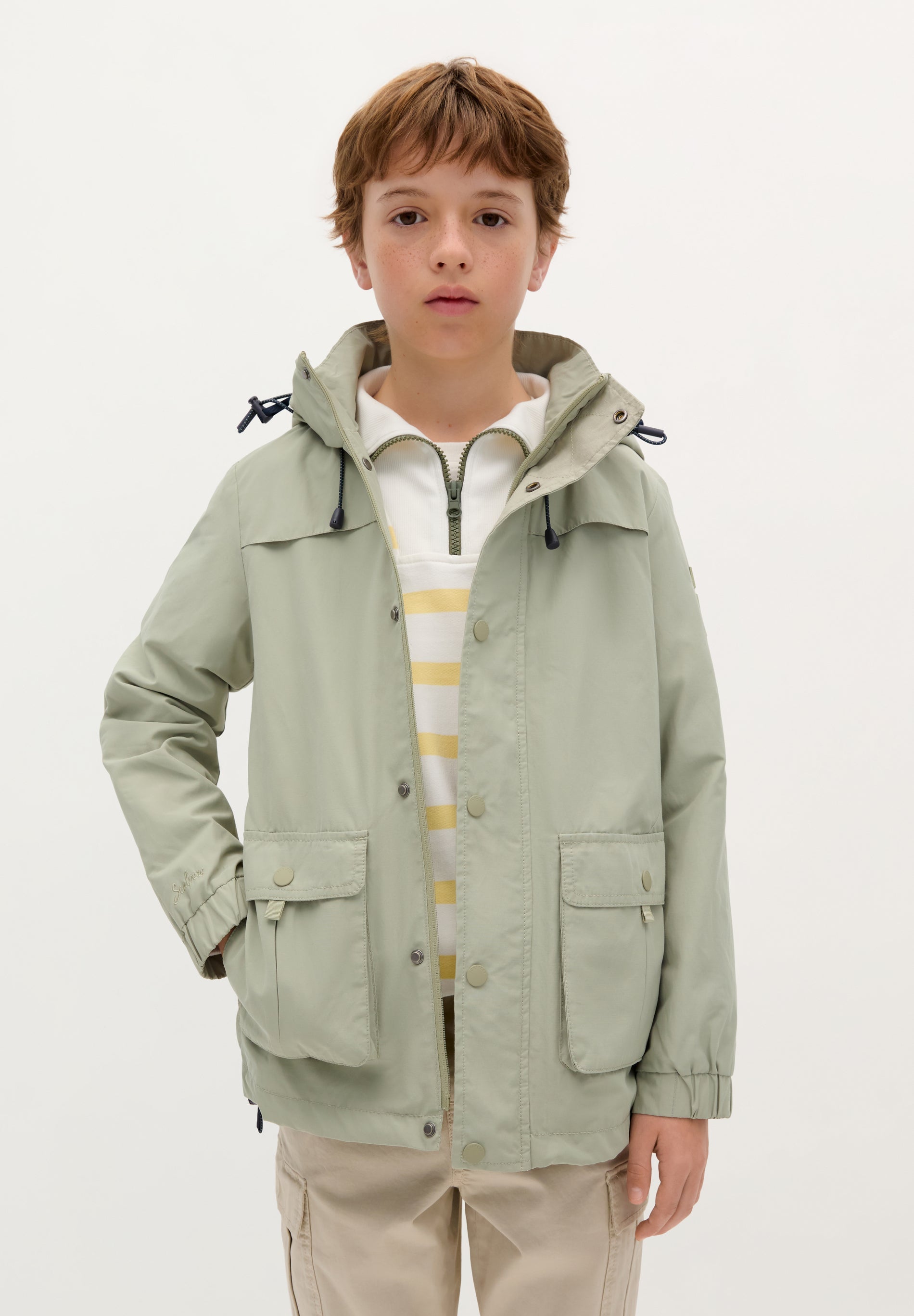 LIGHTWEIGHT JACKET WITH HOOD