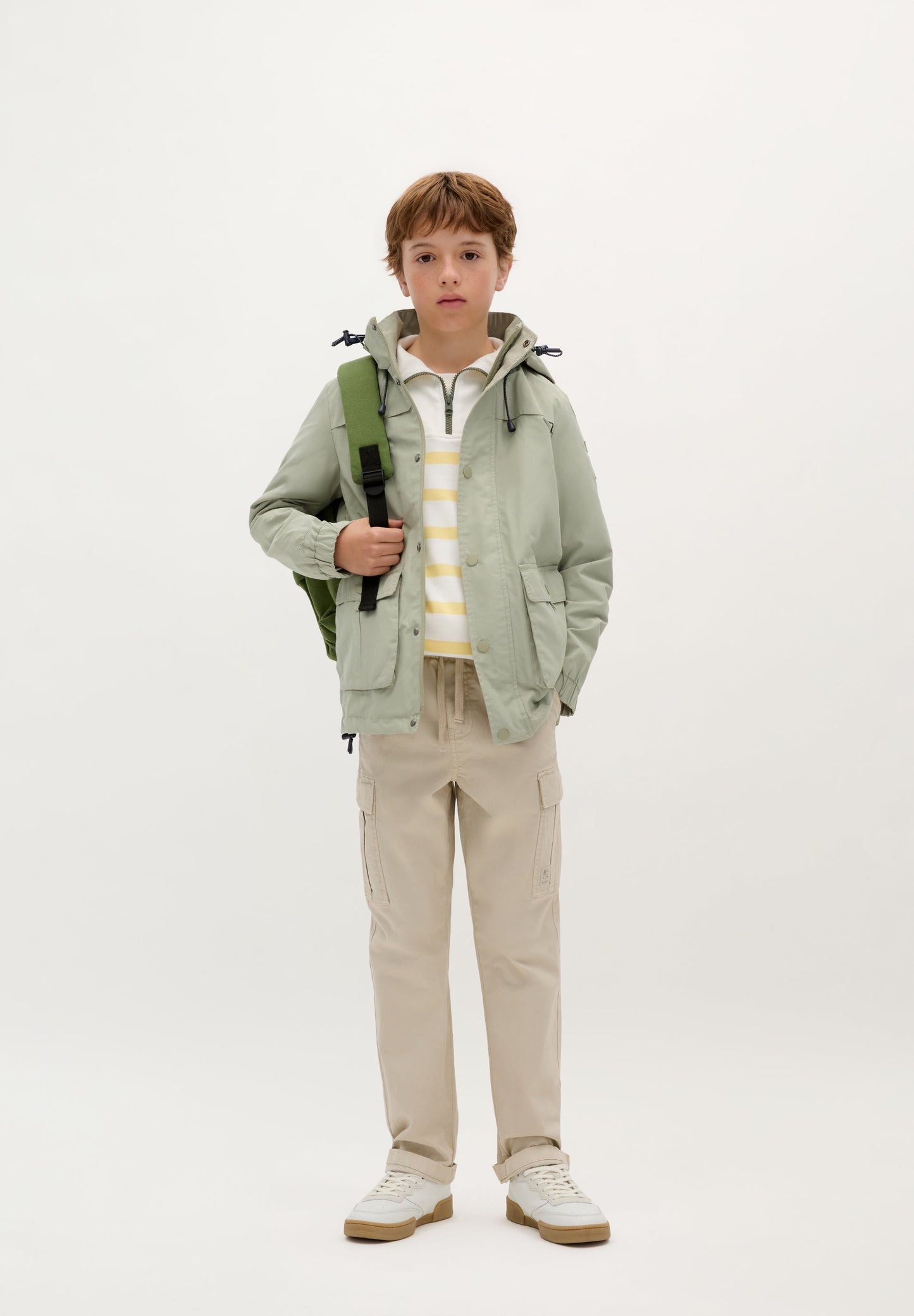 LIGHTWEIGHT JACKET WITH HOOD