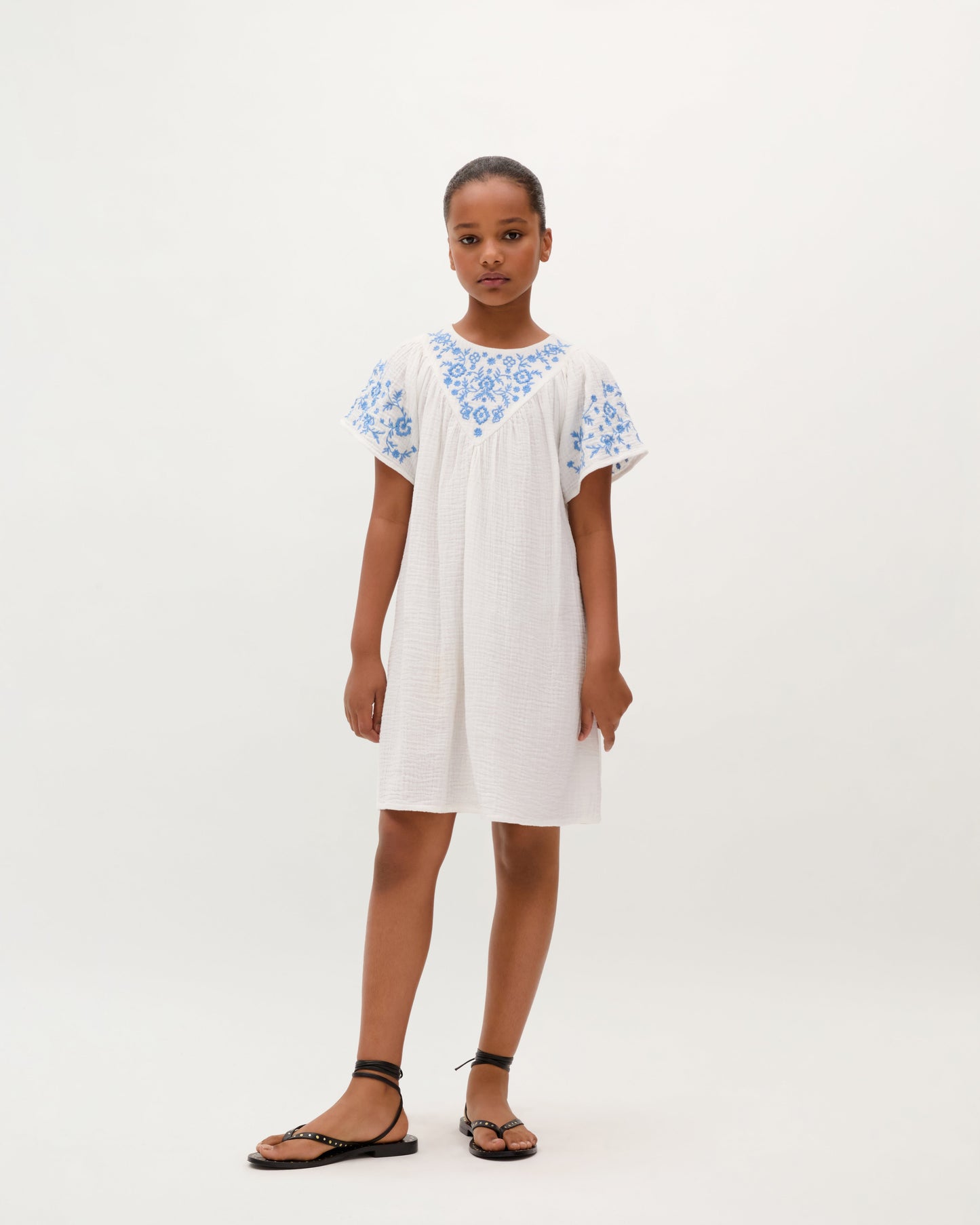 ROBE COL BRODERIE