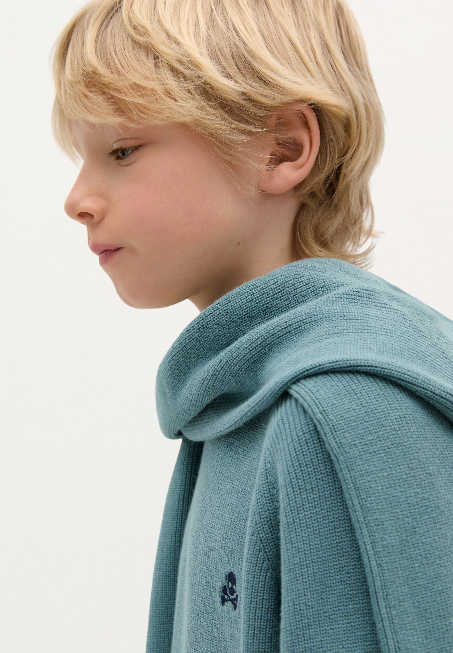 KNIT SWEATER WITH HOOD