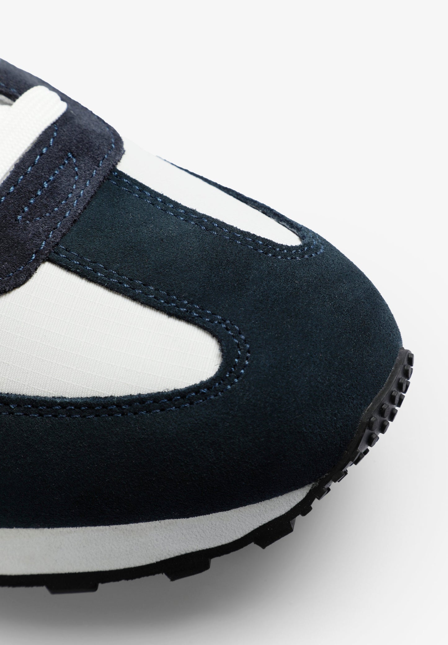 RETRO SUEDE SNEAKERS