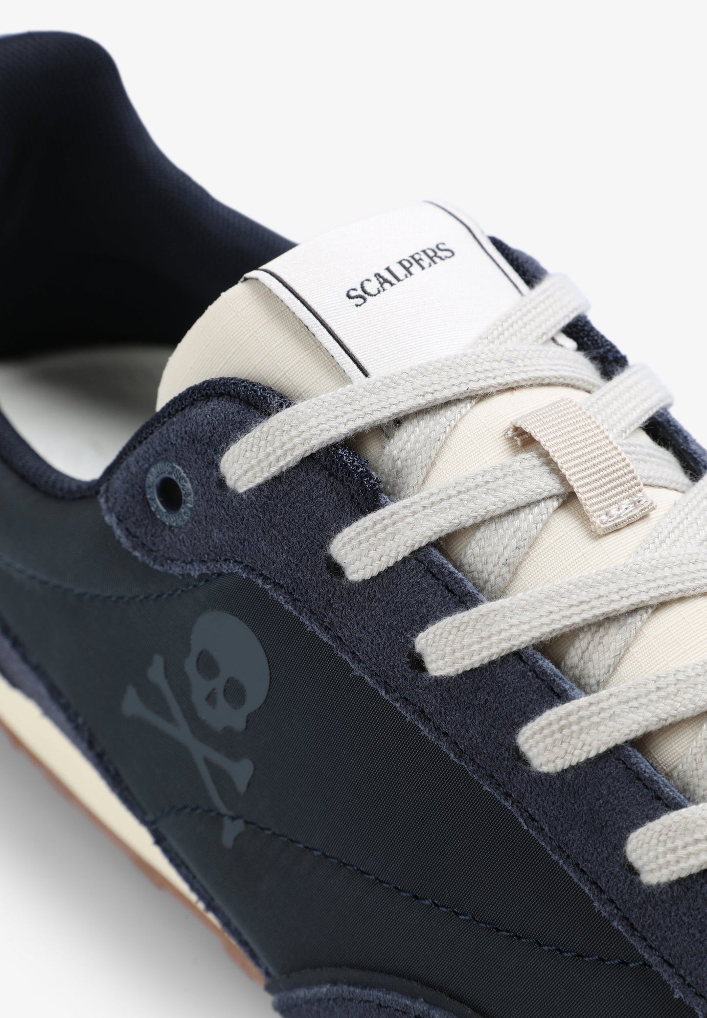 RETRO SNEAKERS