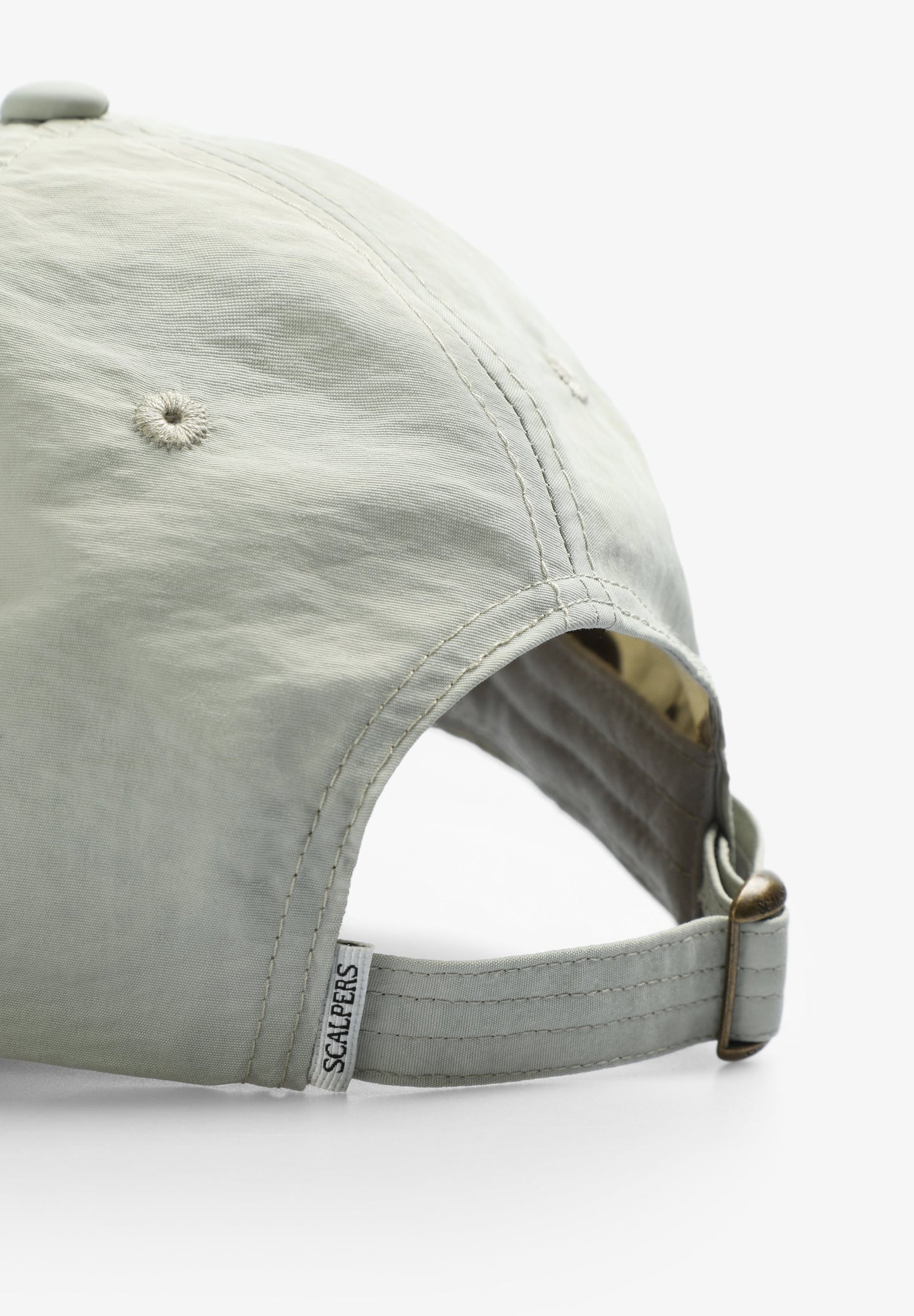 SKULL CAP WITH CONTRAST EMBROIDERY