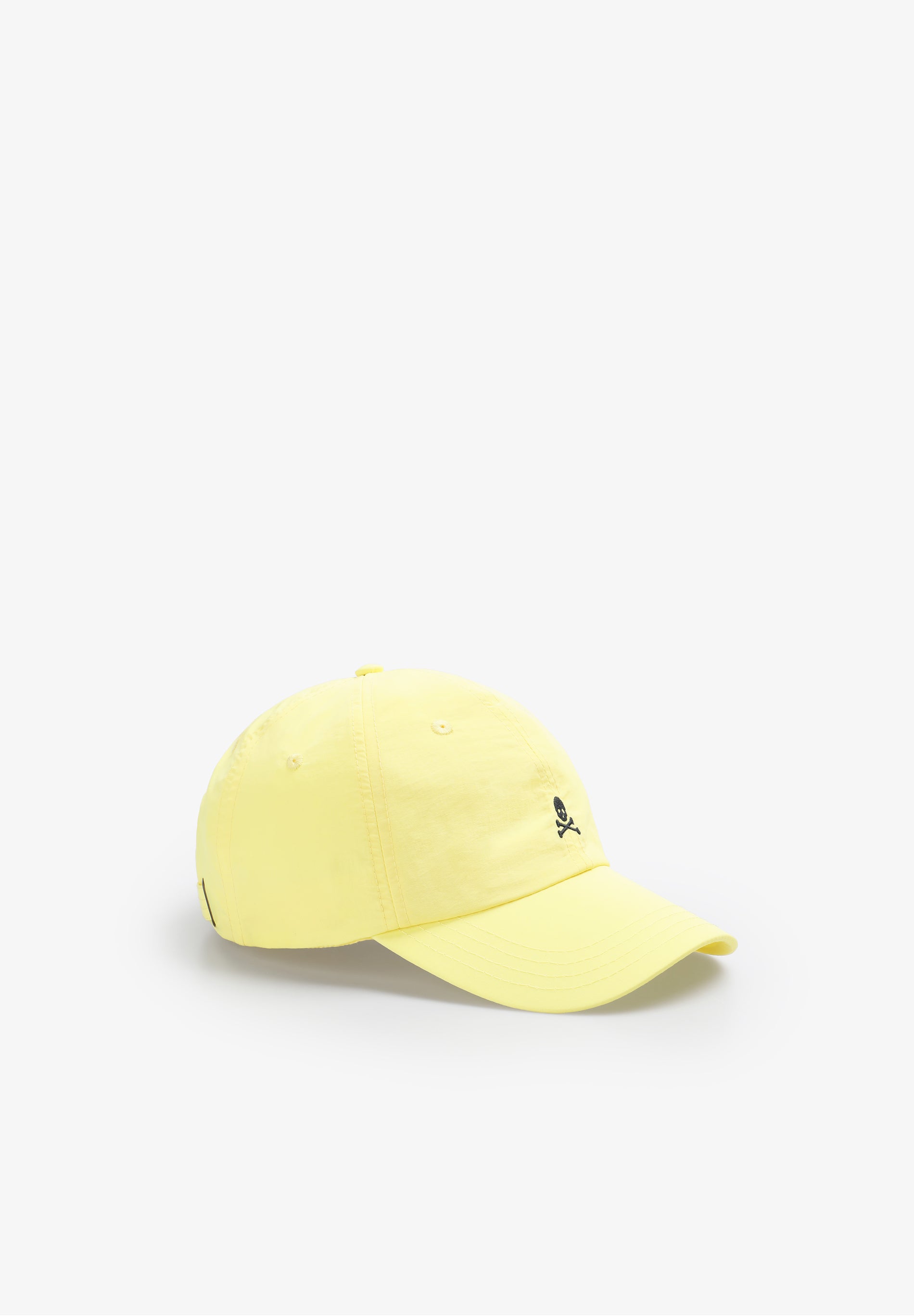 SKULL CAP WITH CONTRAST EMBROIDERY