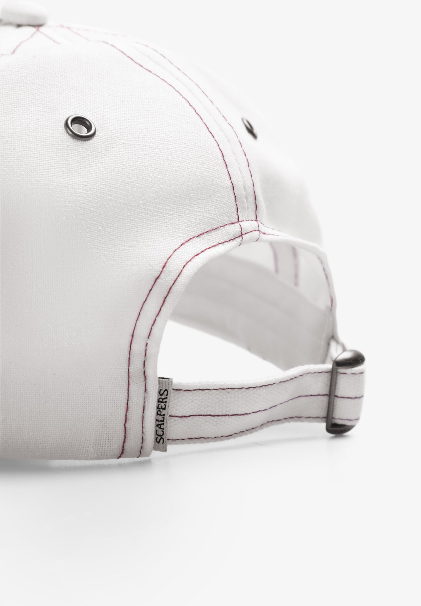 CASQUETTE MOTIF BRODÉ CONTRASTANT
