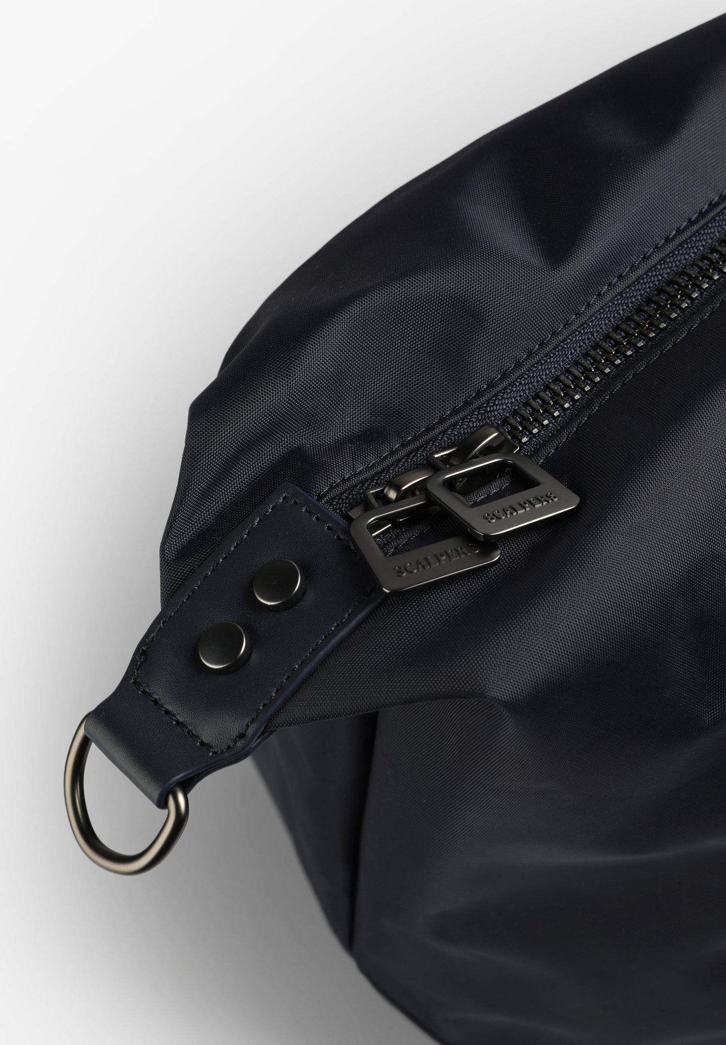 TRAVEL BAG WITH LEATHER DETAIL