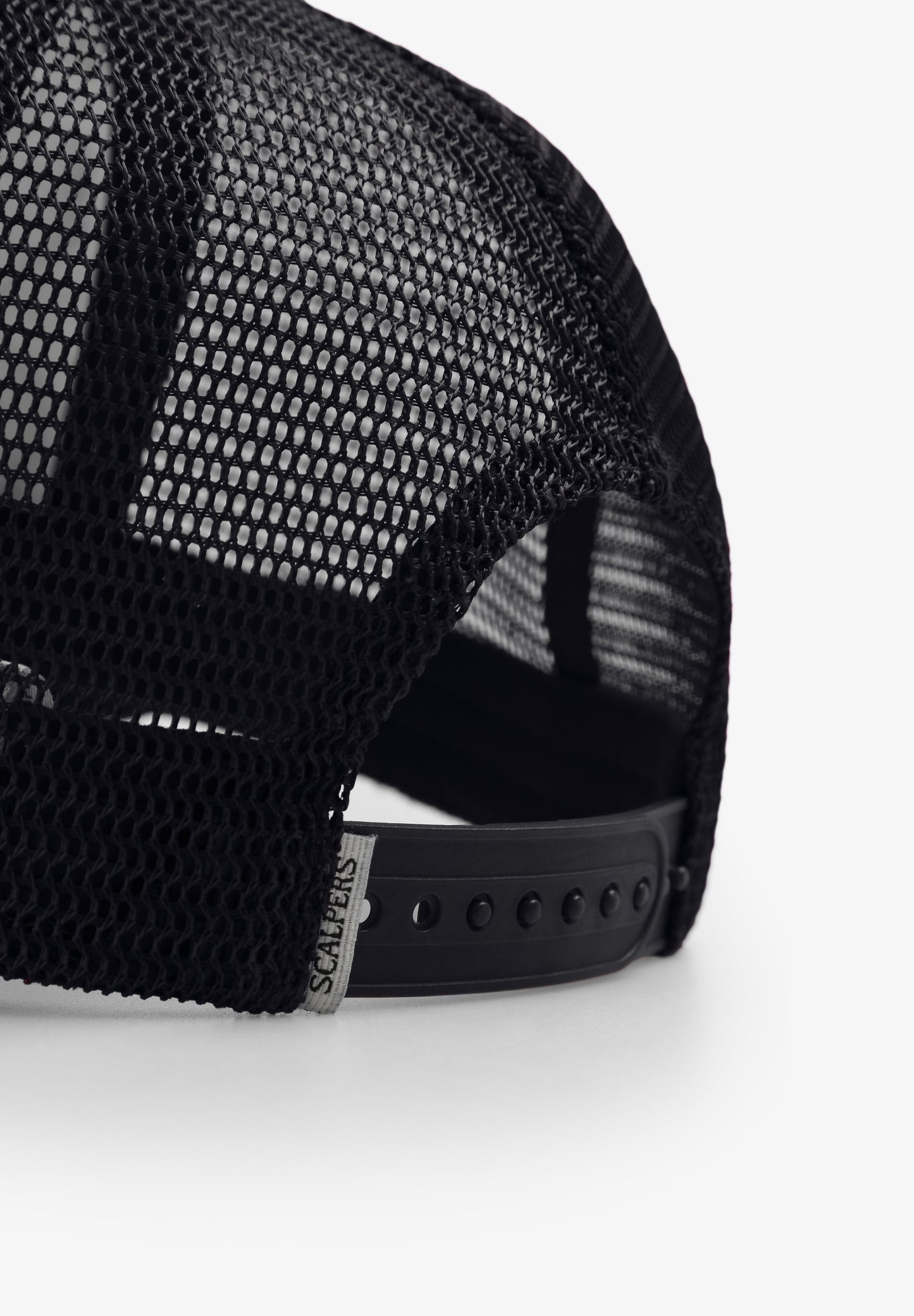 THREE-COLOURED MESH TRUCKER CAP