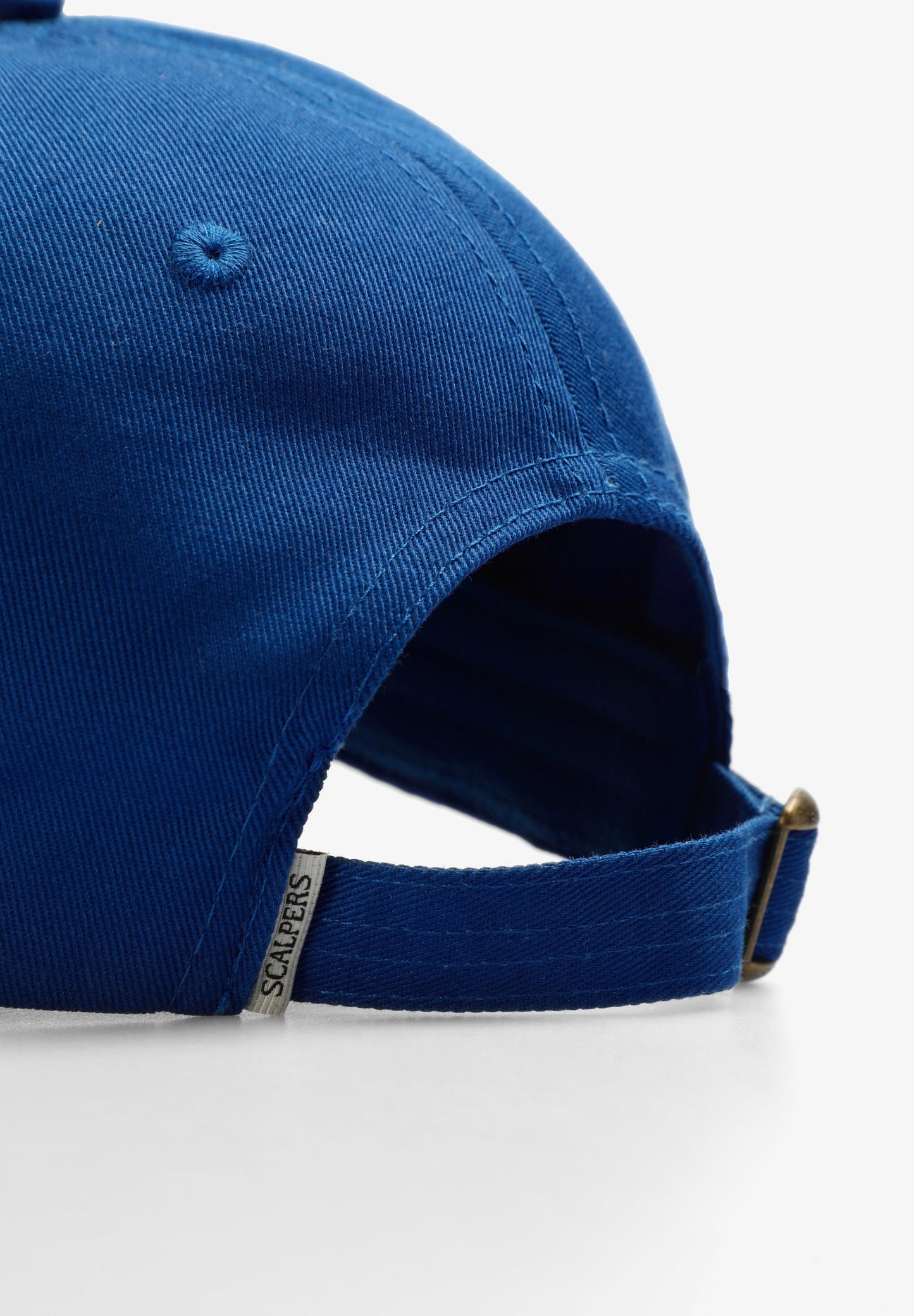 CASQUETTE BRODÉE CONTRASTANTE