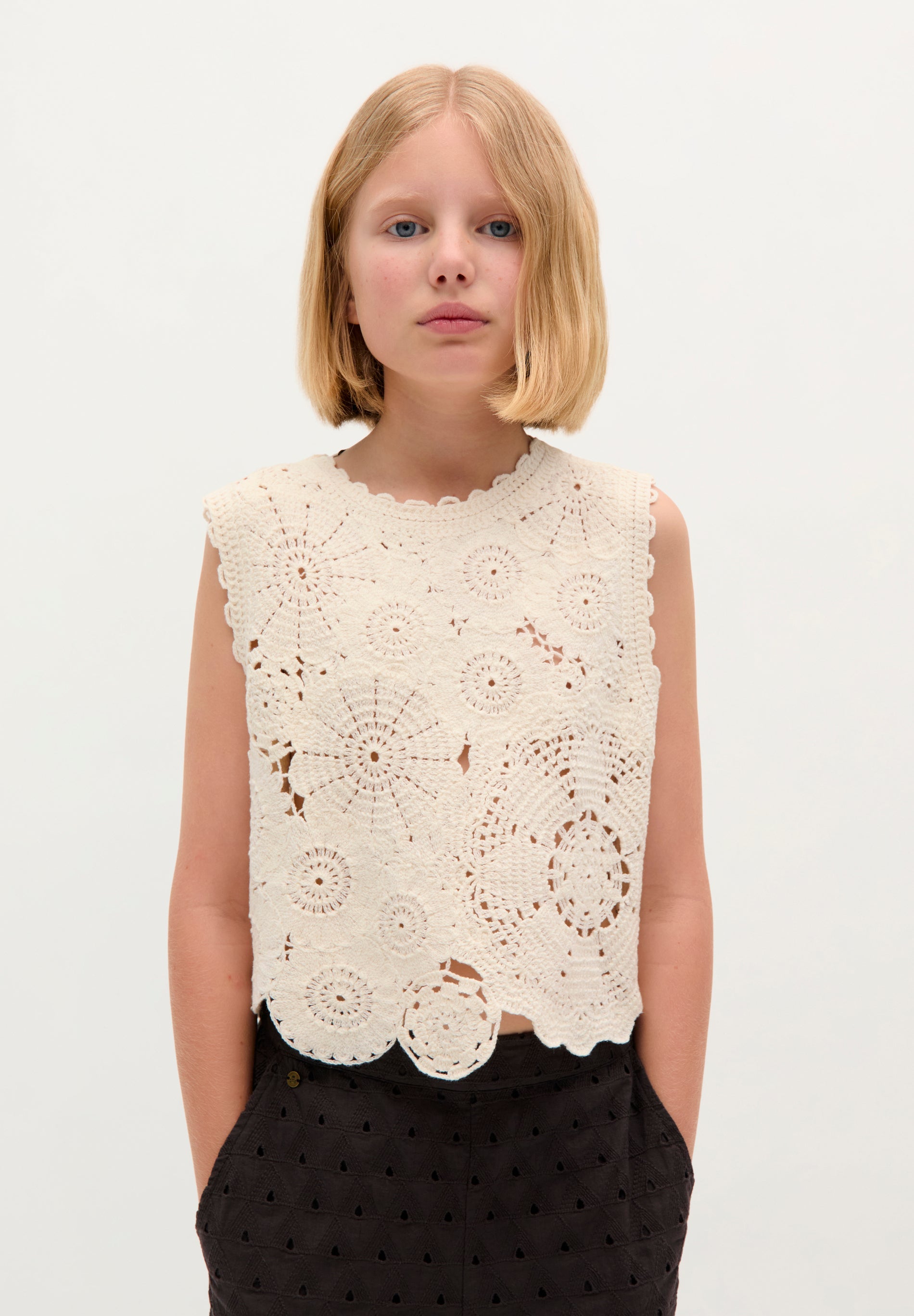 FLORAL CROCHET TOP
