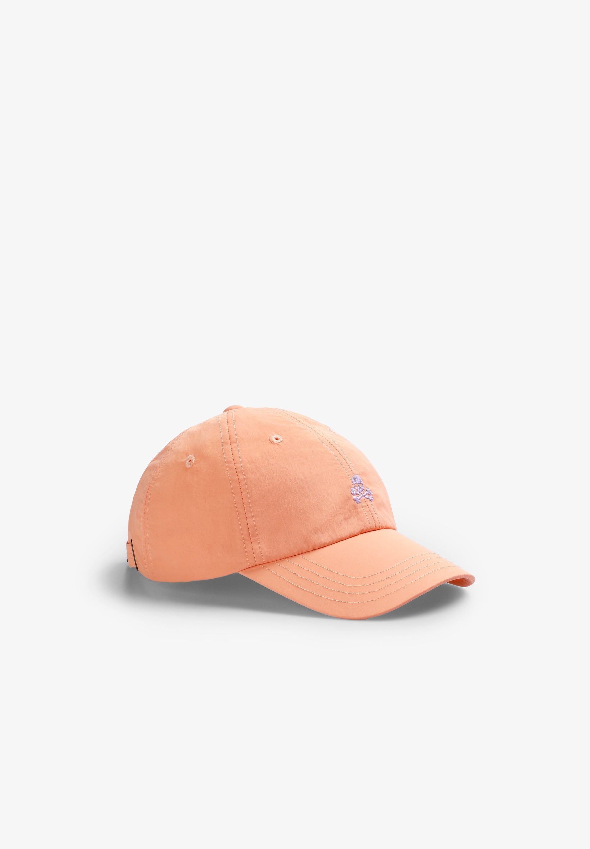 CAP WITH CONTRAST SKULL