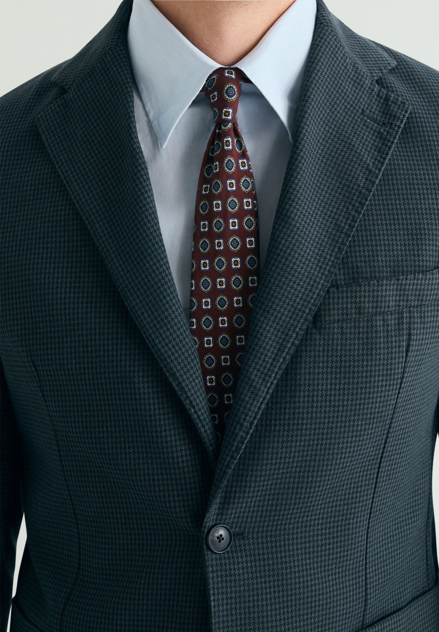 FIGURBETONTER BLAZER MIT TASCHEN