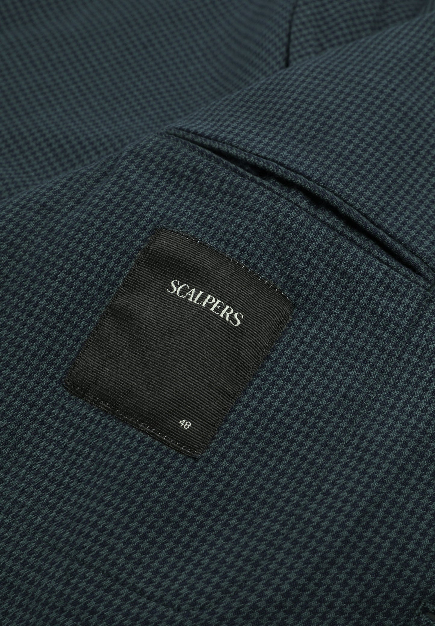 FIGURBETONTER BLAZER MIT TASCHEN