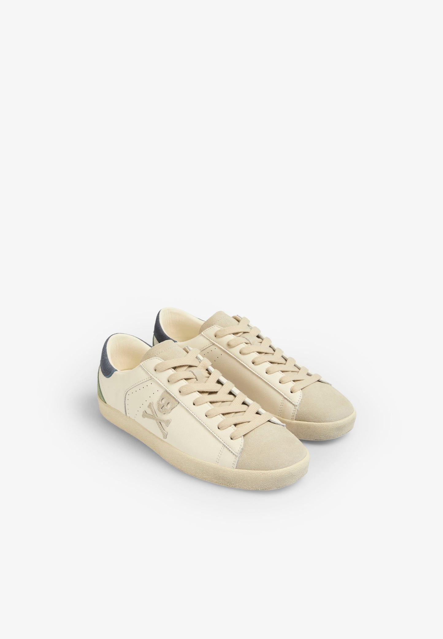LOW TOP SNEAKERS WITH SIDE SKULL