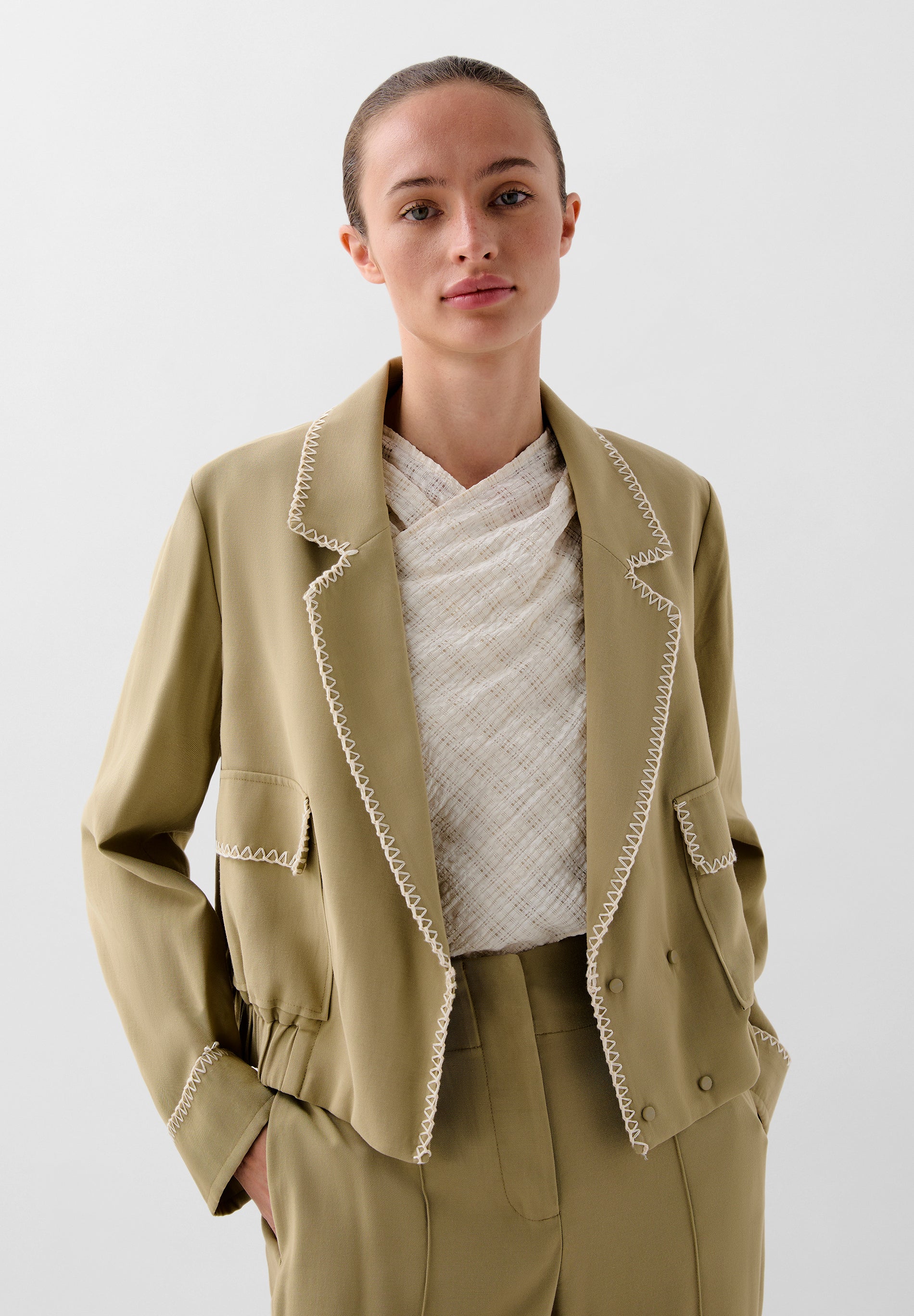 BLAZER WITH SEAM DETAIL