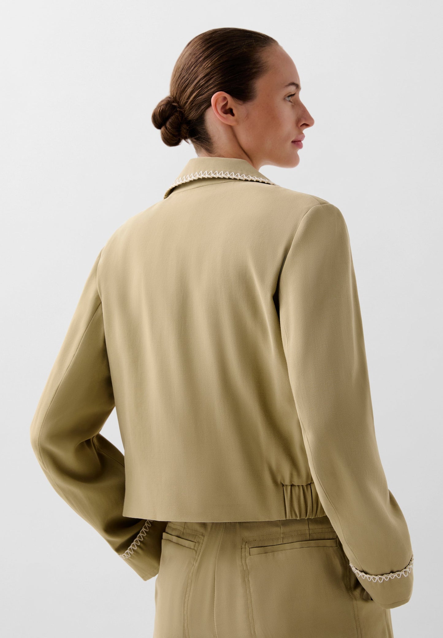 BLAZER WITH SEAM DETAIL
