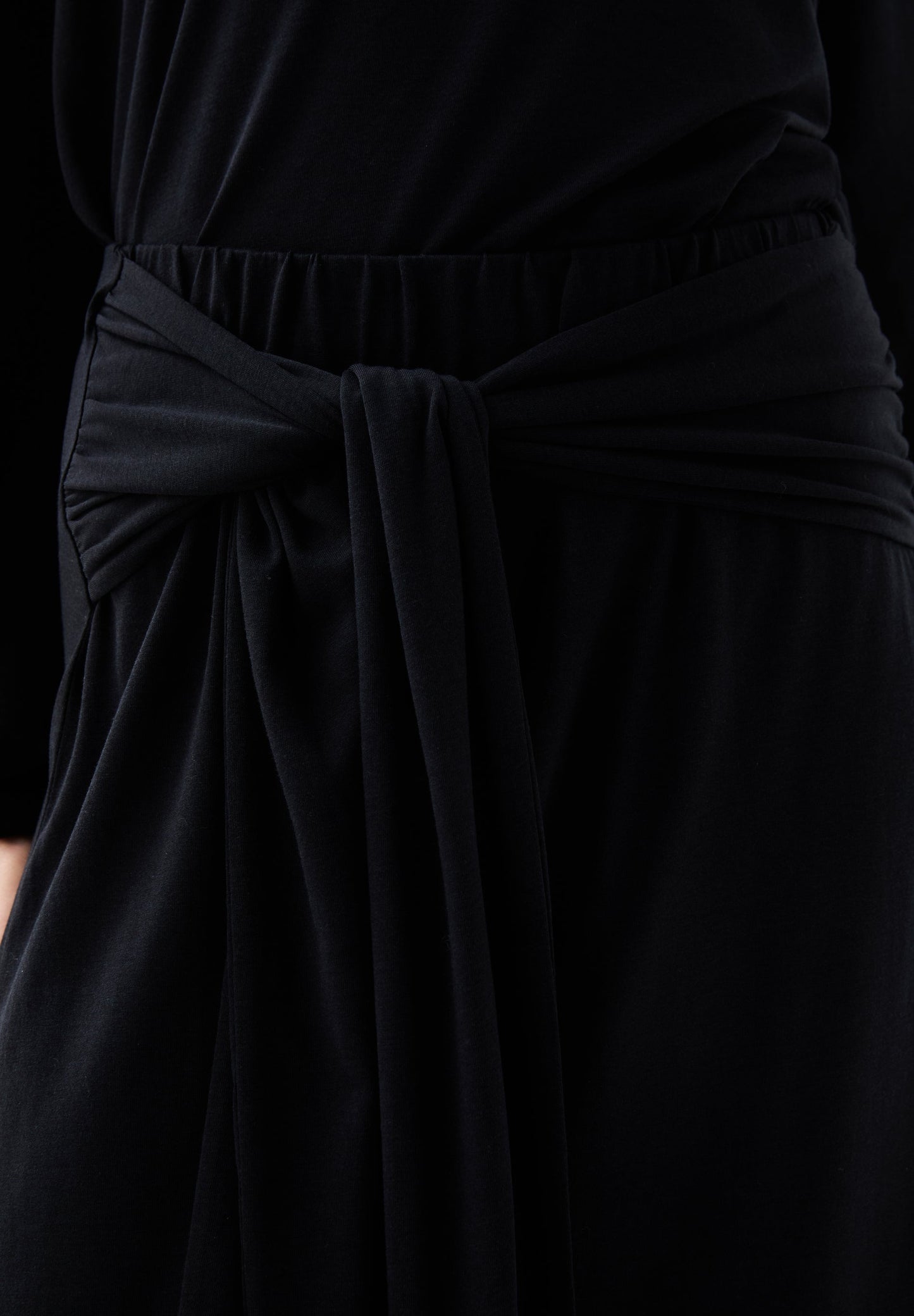 MIDI TIE SKIRT
