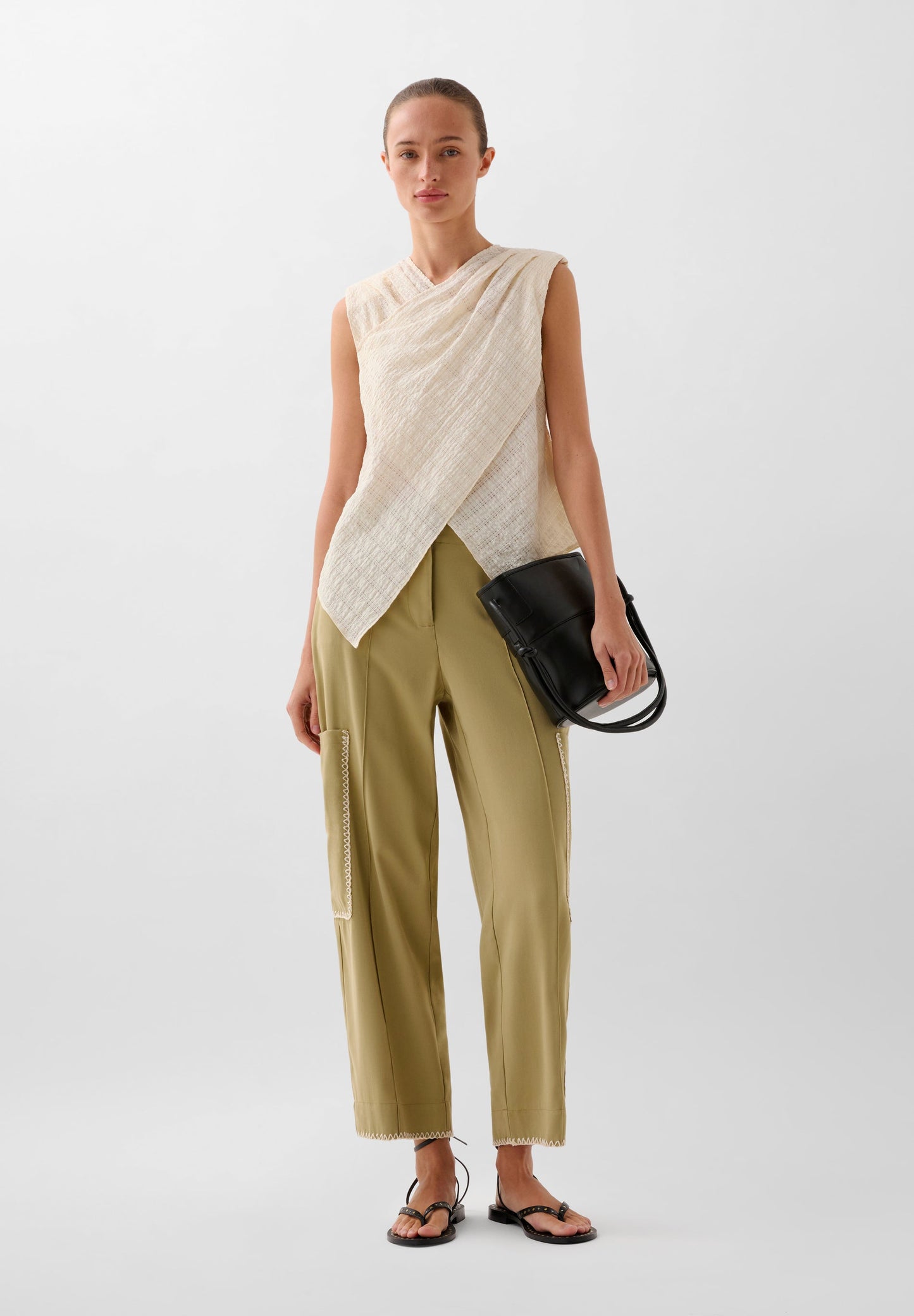 TROUSERS WITH SEAM DETAIL