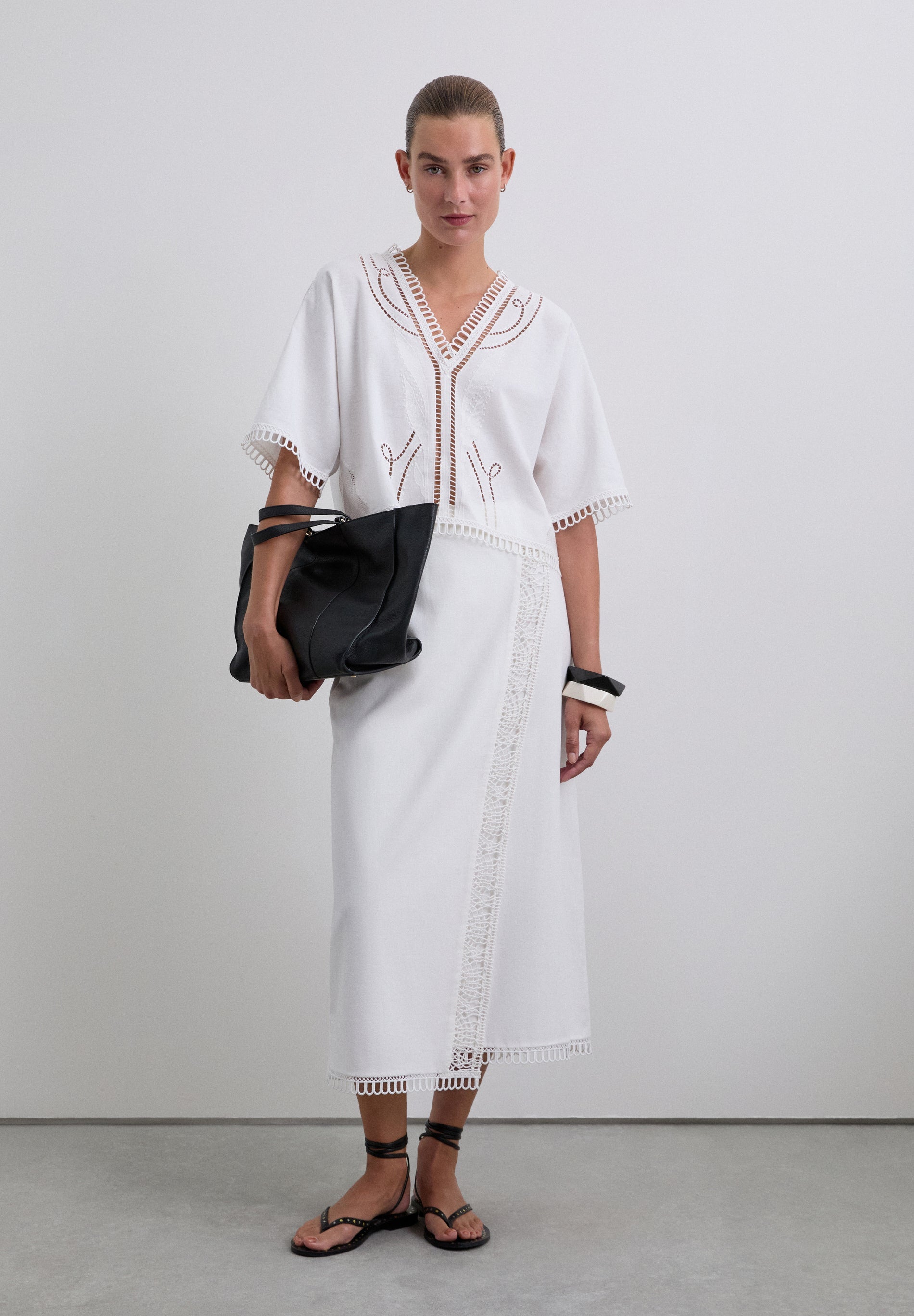 PAREO-ROCK MIT SPITZENDETAILS