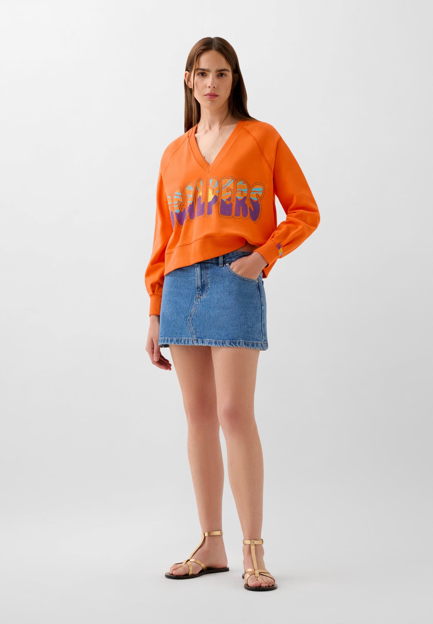 SWEAT BRODÉ CONTRASTANT