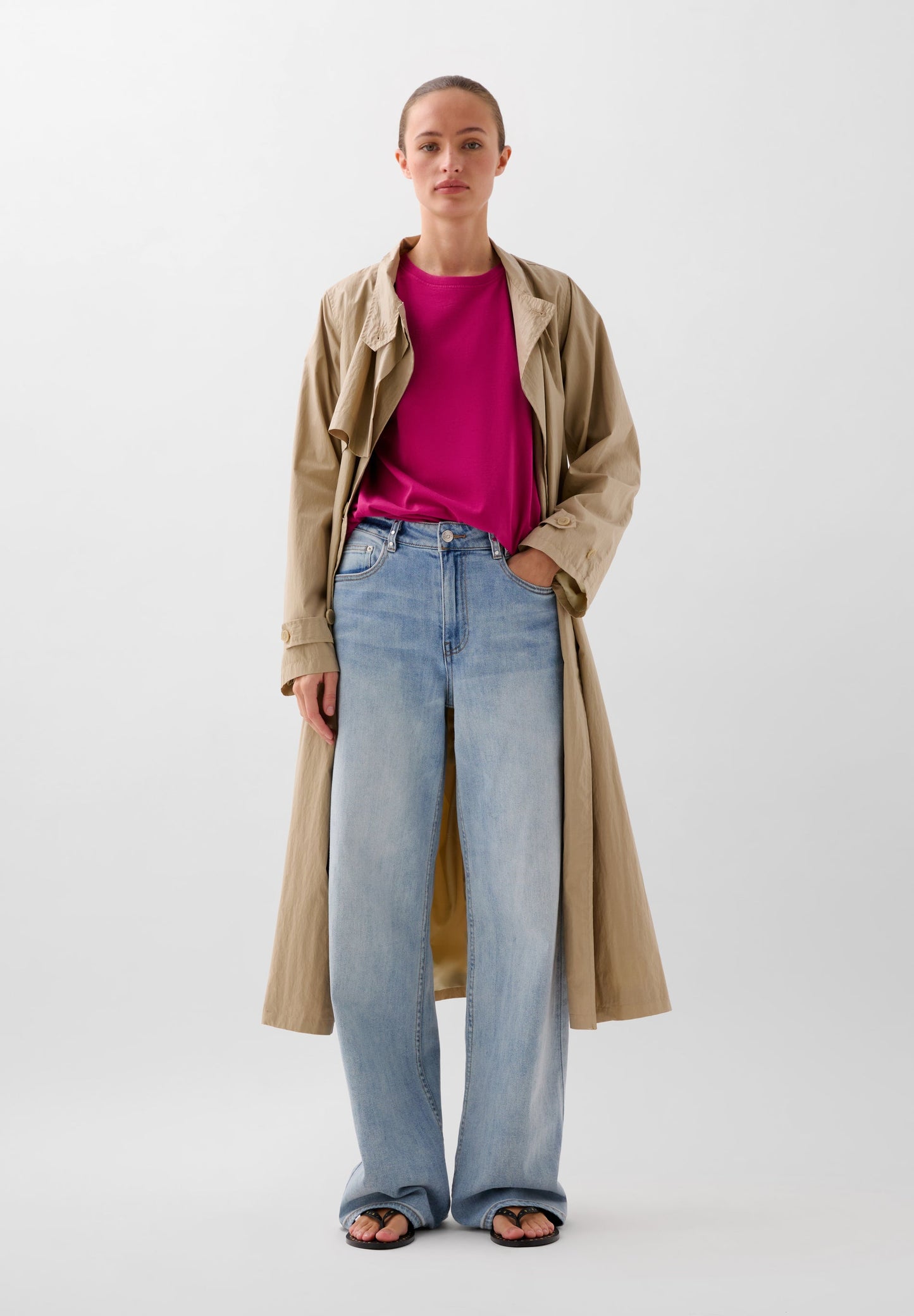 T-SHIRT WITH MATCHING EMBROIDERED SKULL