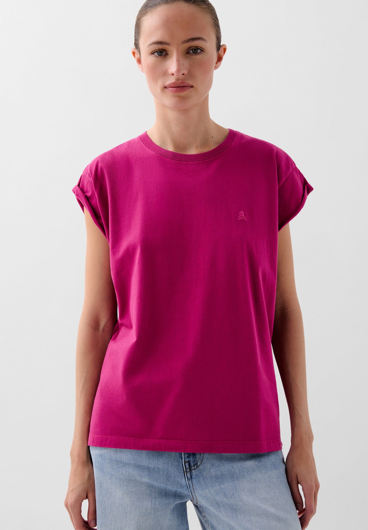 T-SHIRT WITH MATCHING EMBROIDERED SKULL