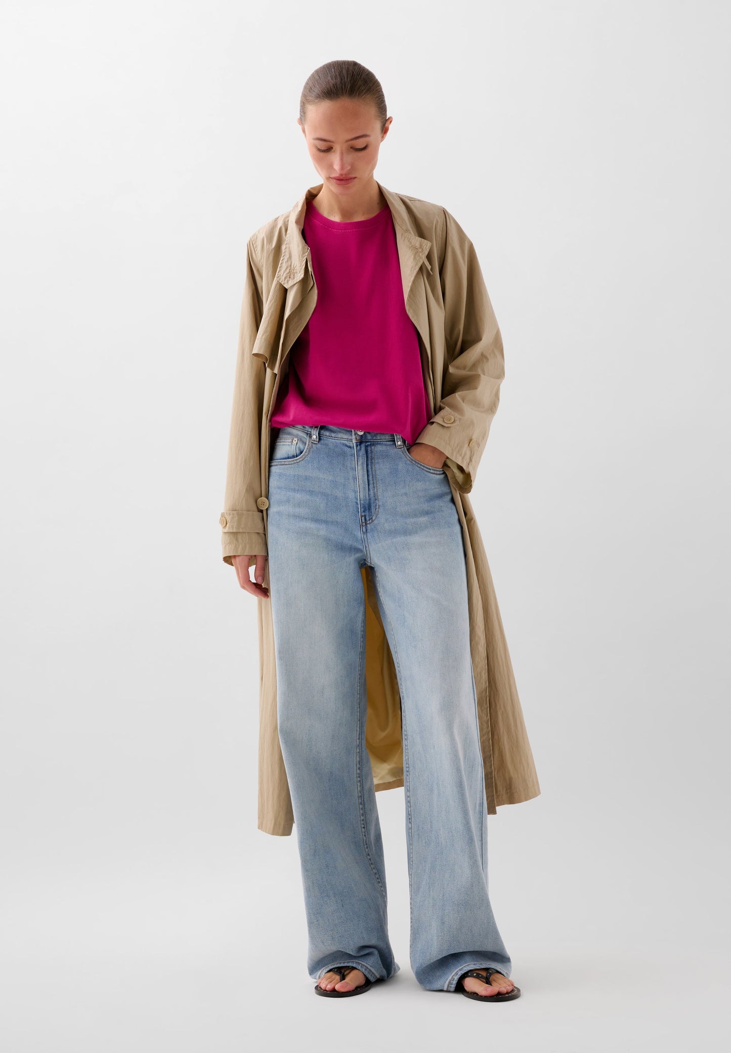 T-SHIRT WITH MATCHING EMBROIDERED SKULL