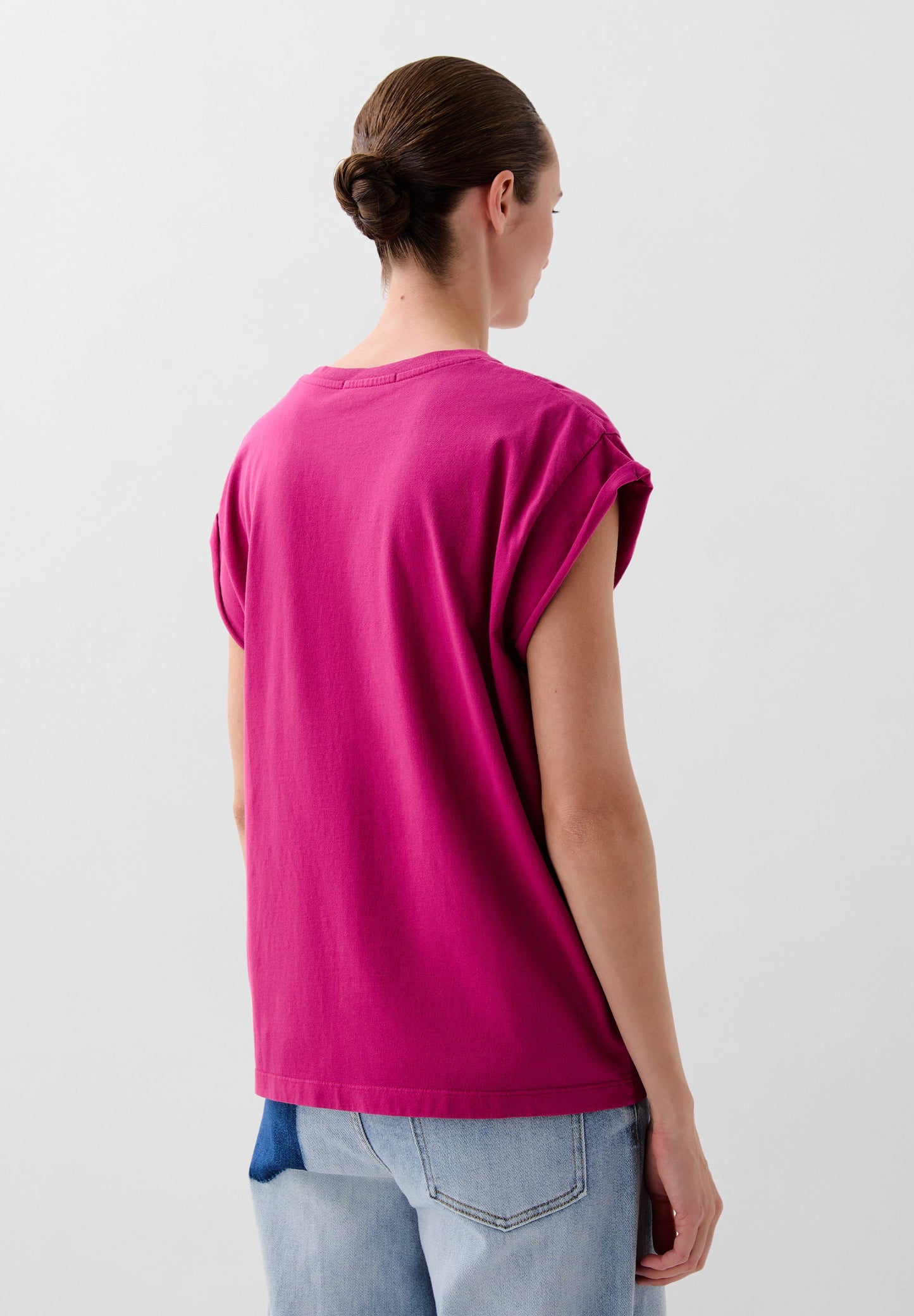 T-SHIRT WITH MATCHING EMBROIDERED SKULL