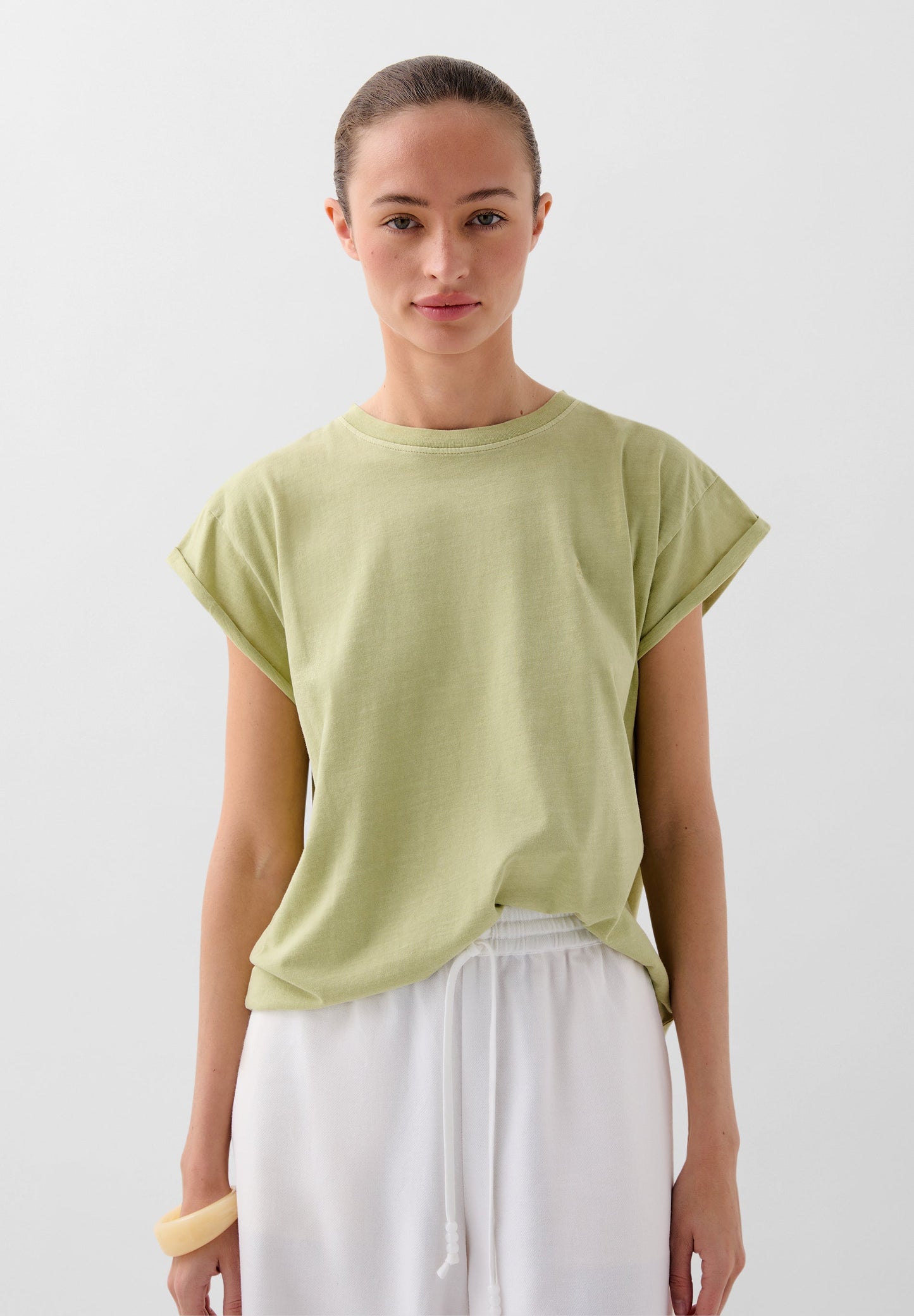 T-SHIRT WITH MATCHING EMBROIDERED SKULL