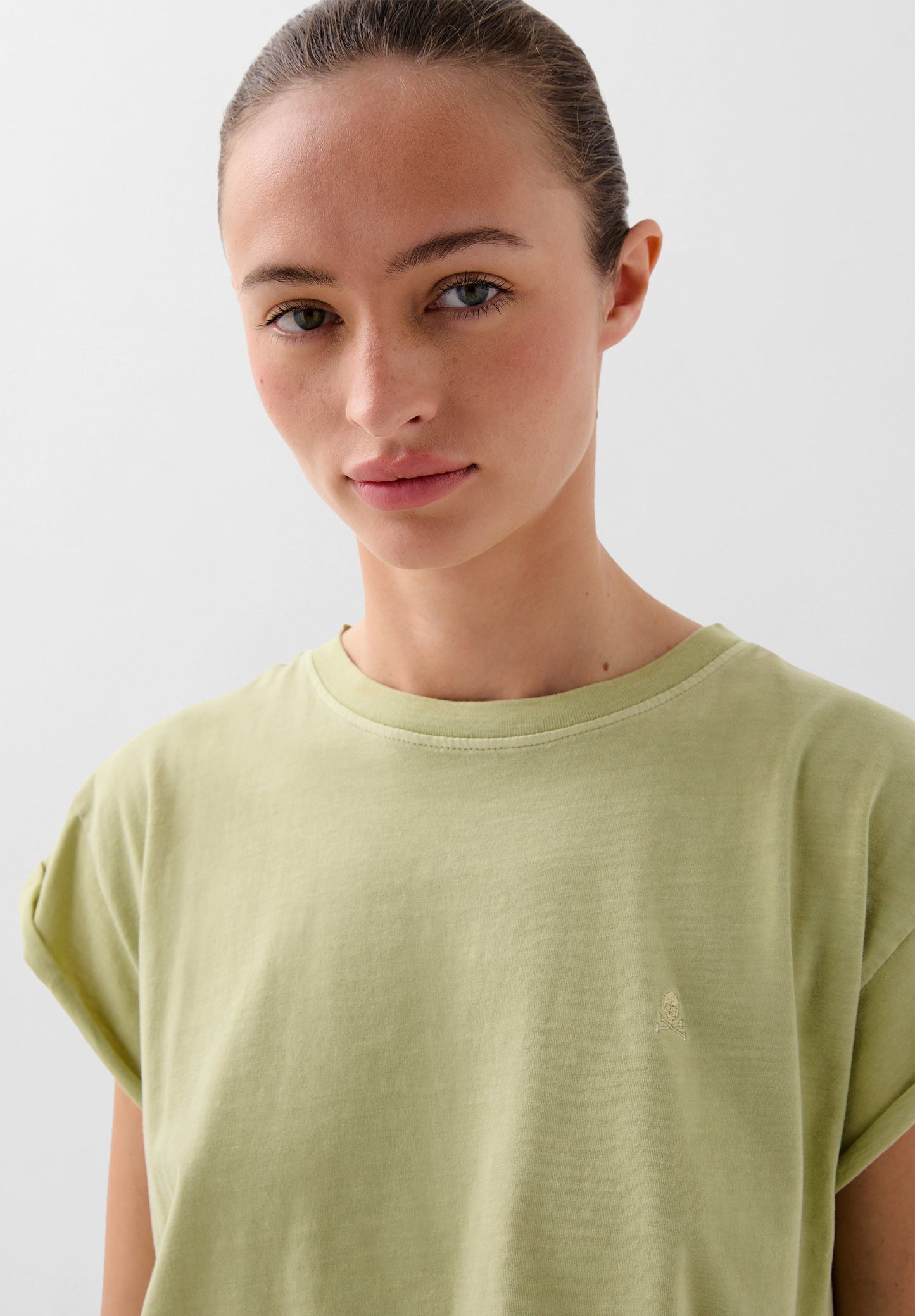T-SHIRT WITH MATCHING EMBROIDERED SKULL