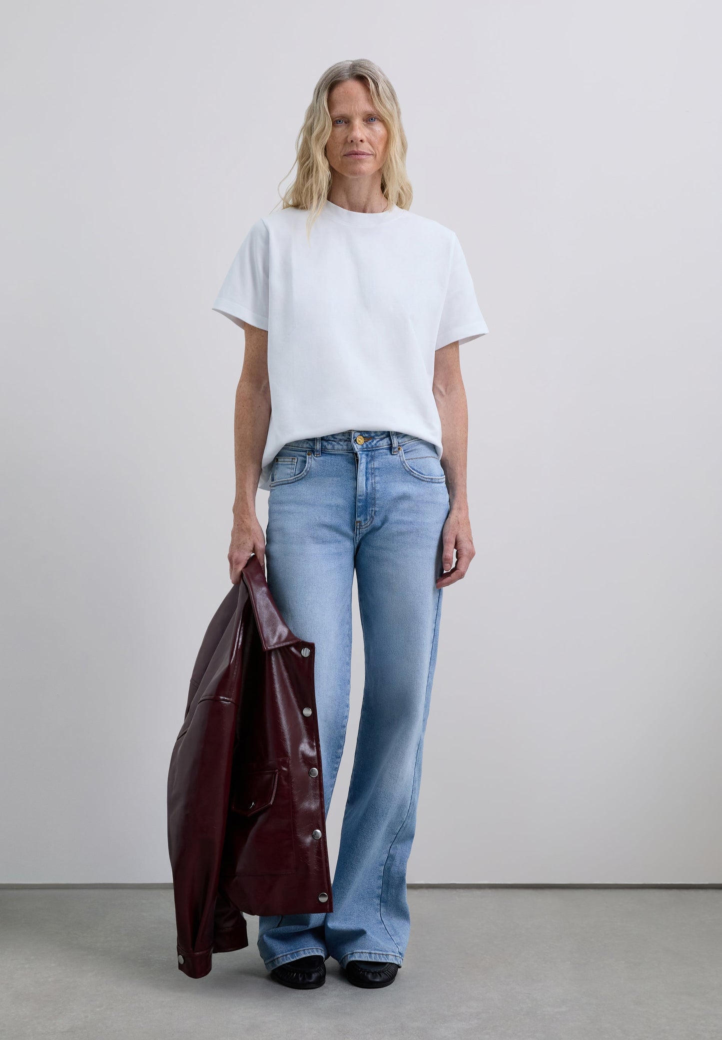 T-SHIRT BASIQUE COUPE DROITE