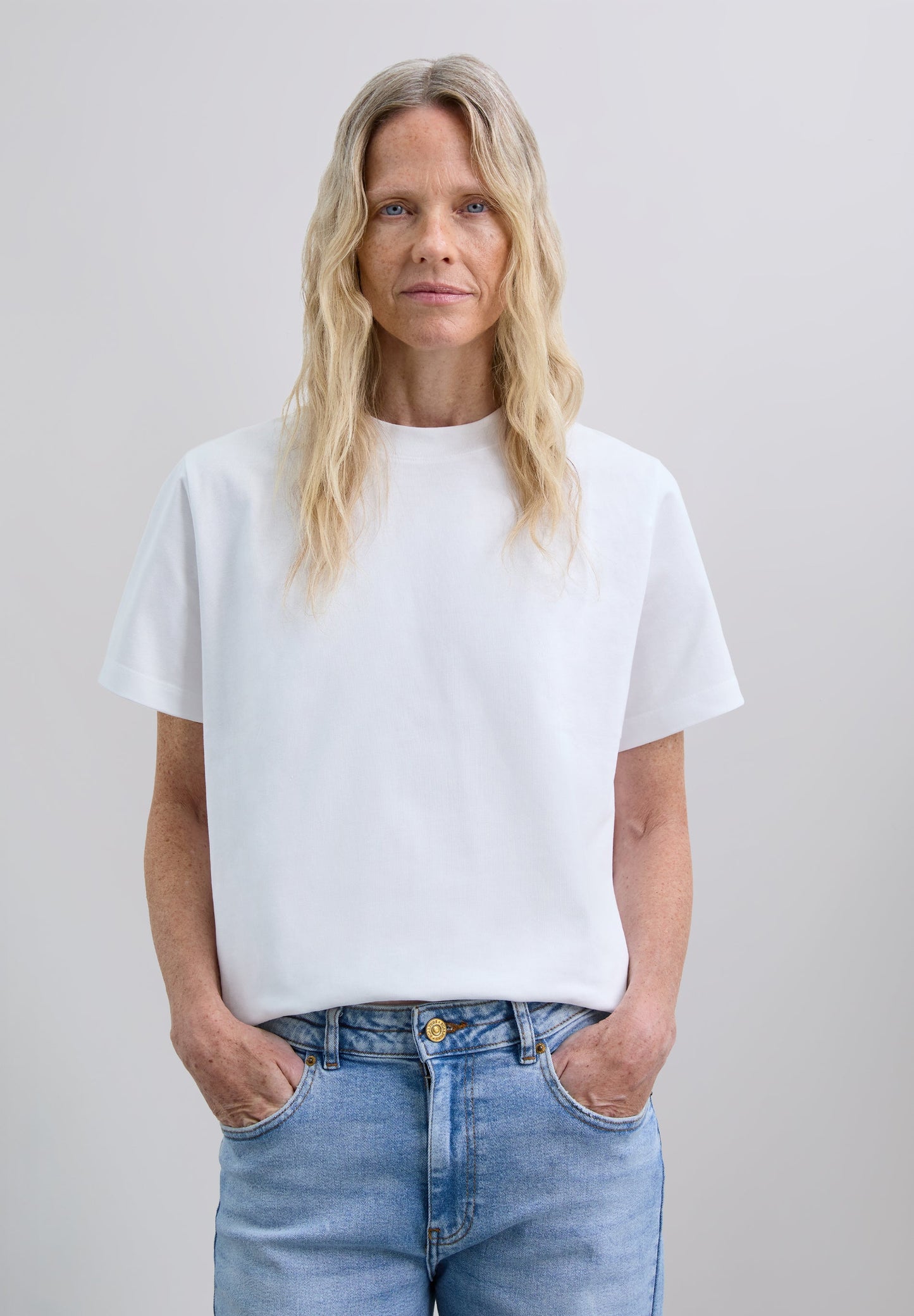 T-SHIRT BASIQUE COUPE DROITE