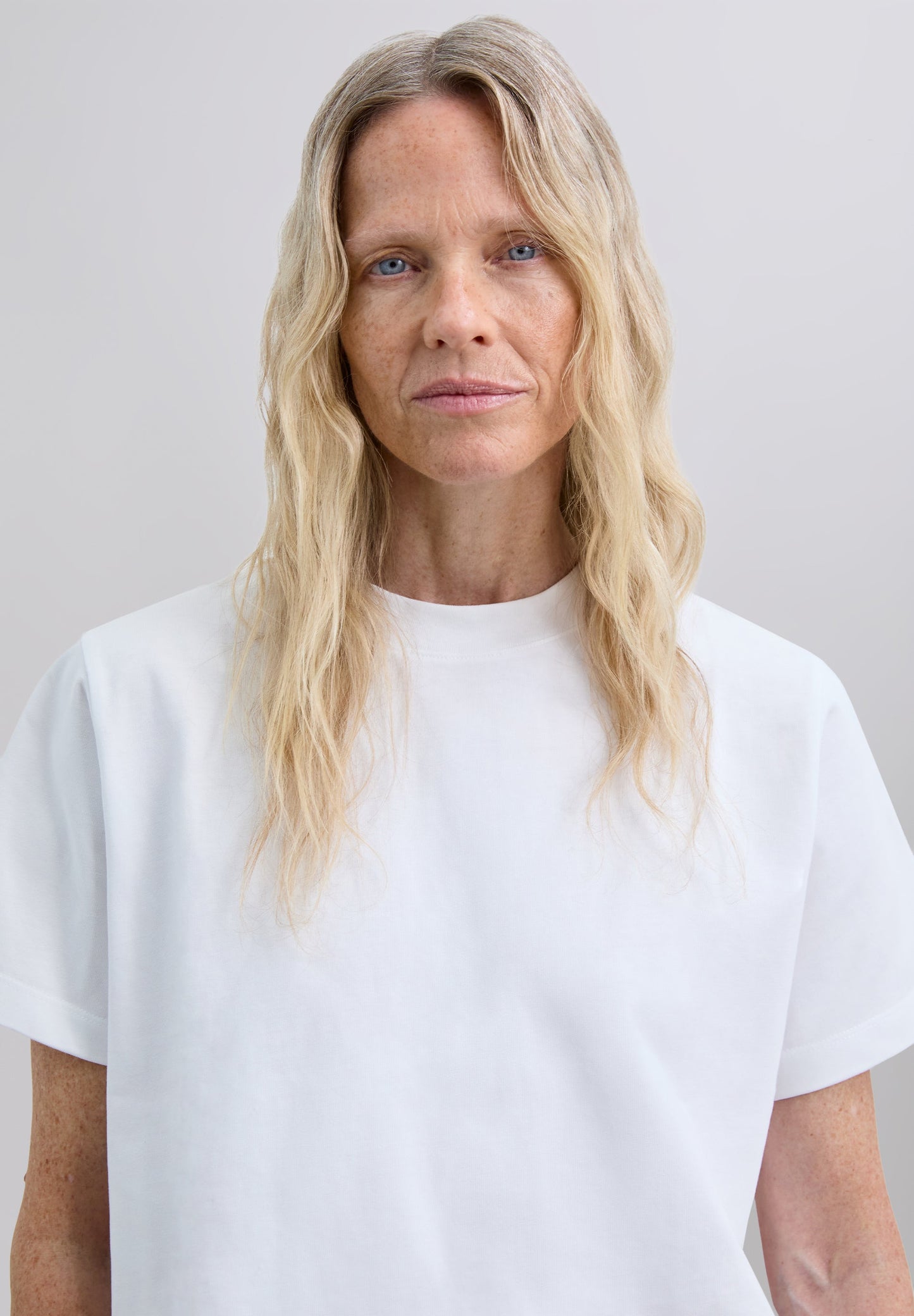 T-SHIRT BASIQUE COUPE DROITE