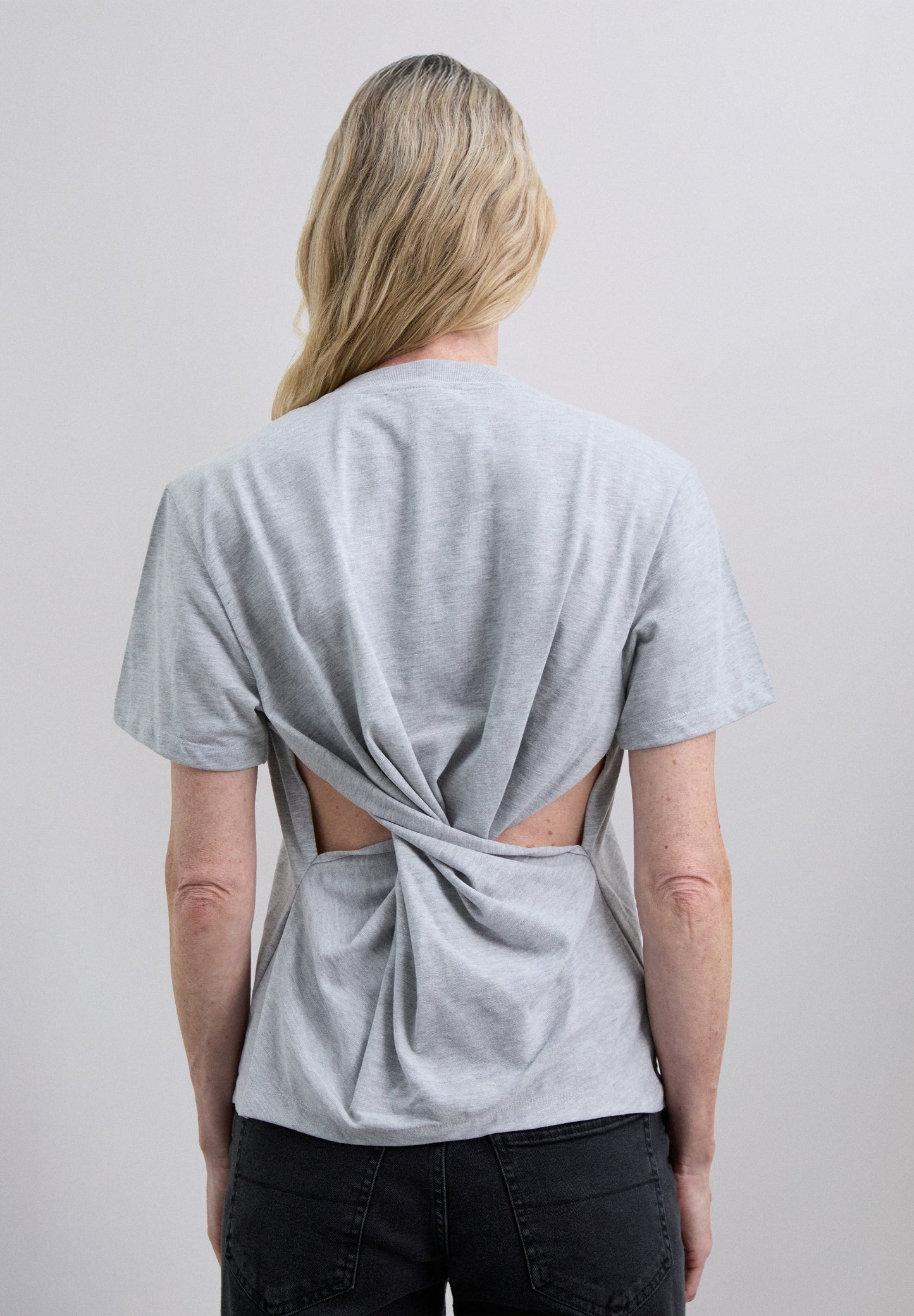 CAMISETA NUDO TRASERO - Scalpers
