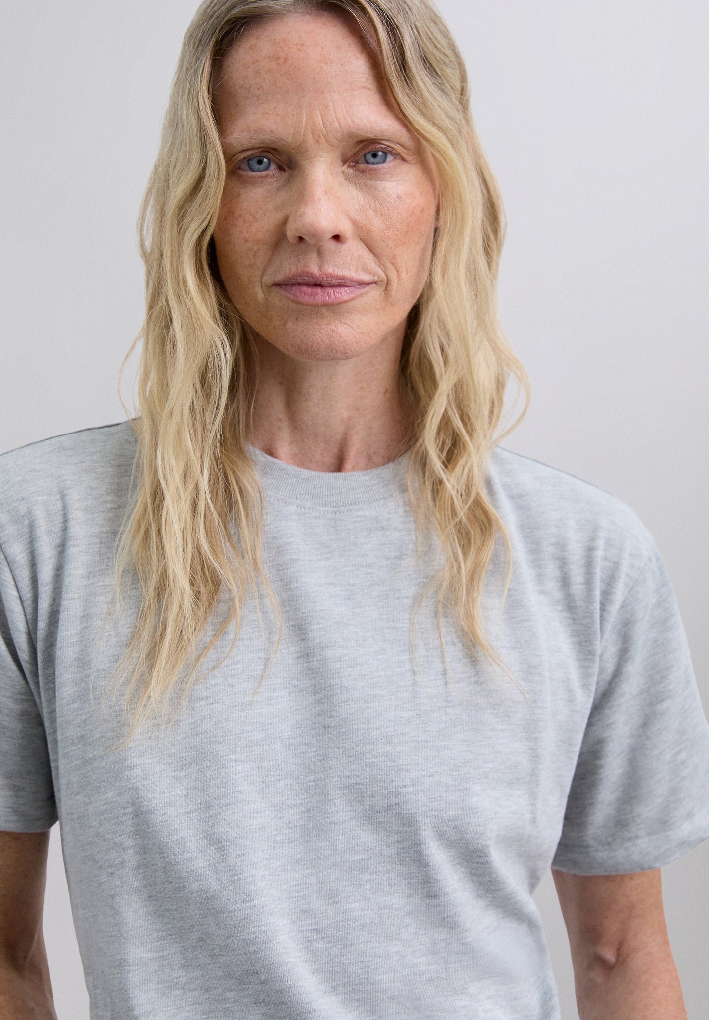 BACK KNOT T-SHIRT