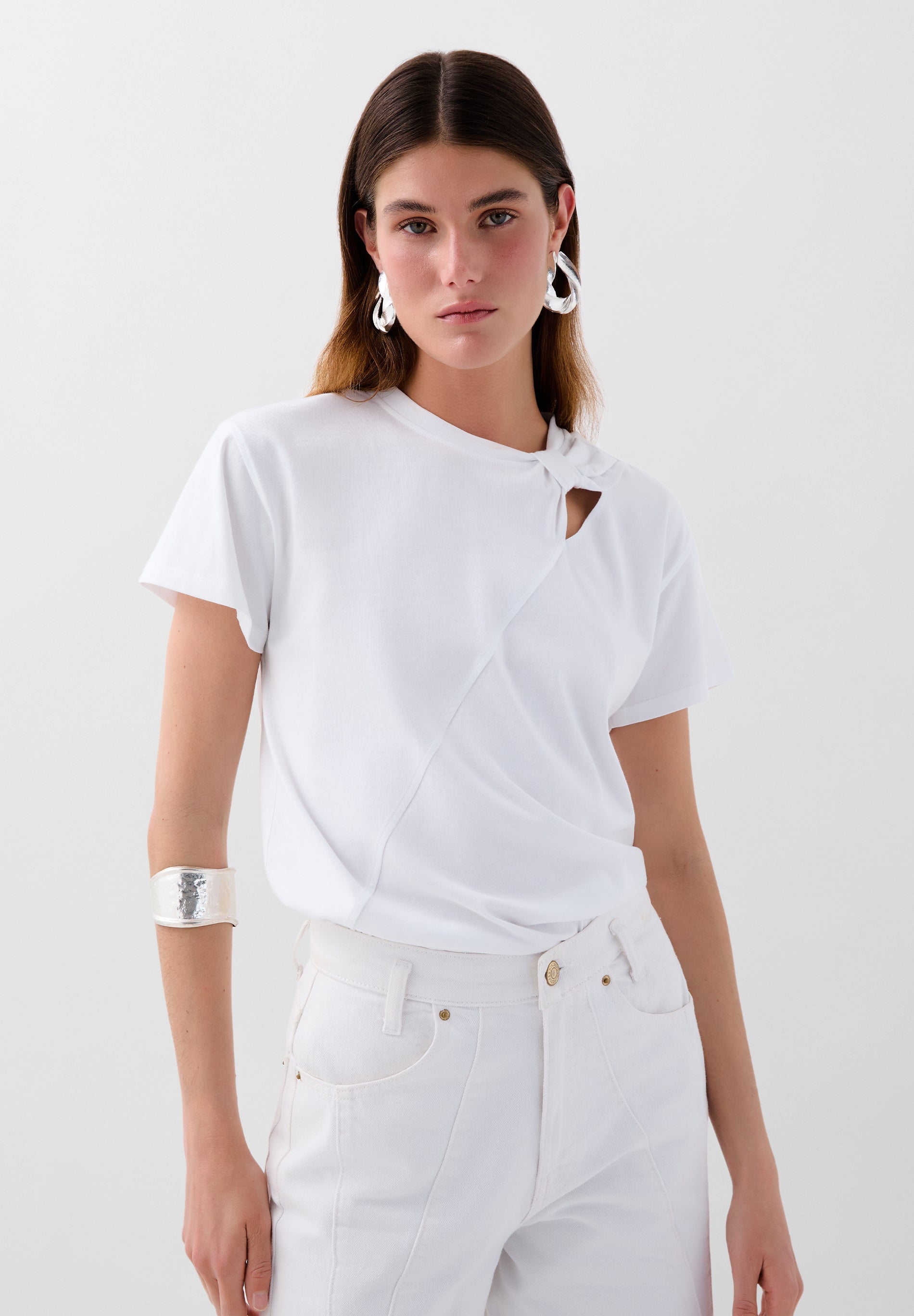 KNOT T-SHIRT WITH CUTOUT