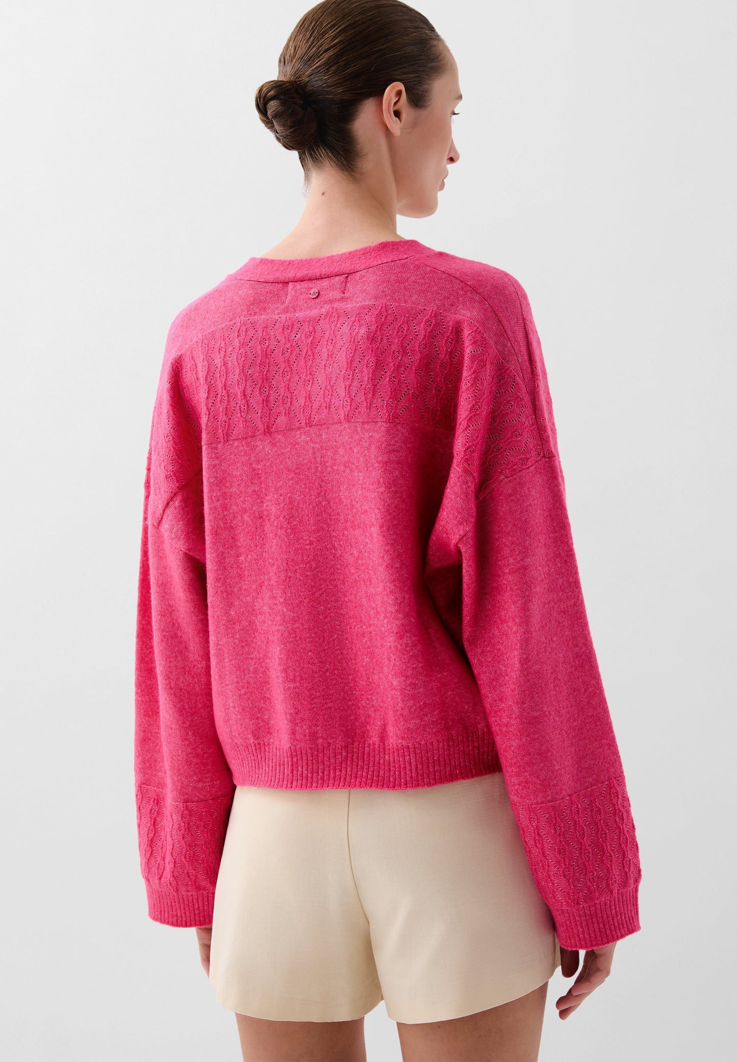 V-NECK CARDIGAN