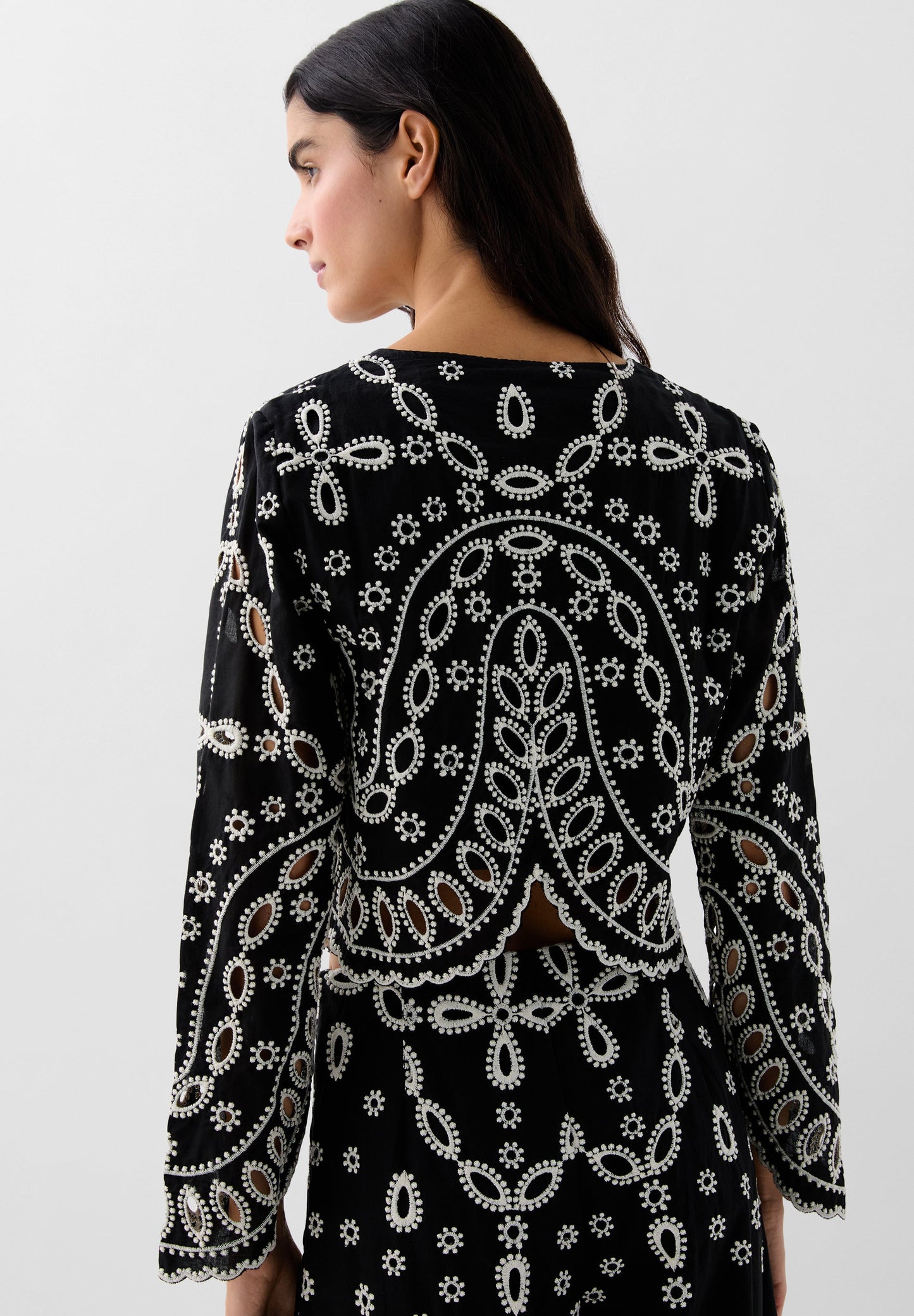 CONTRAST EMBROIDERED SHIRT