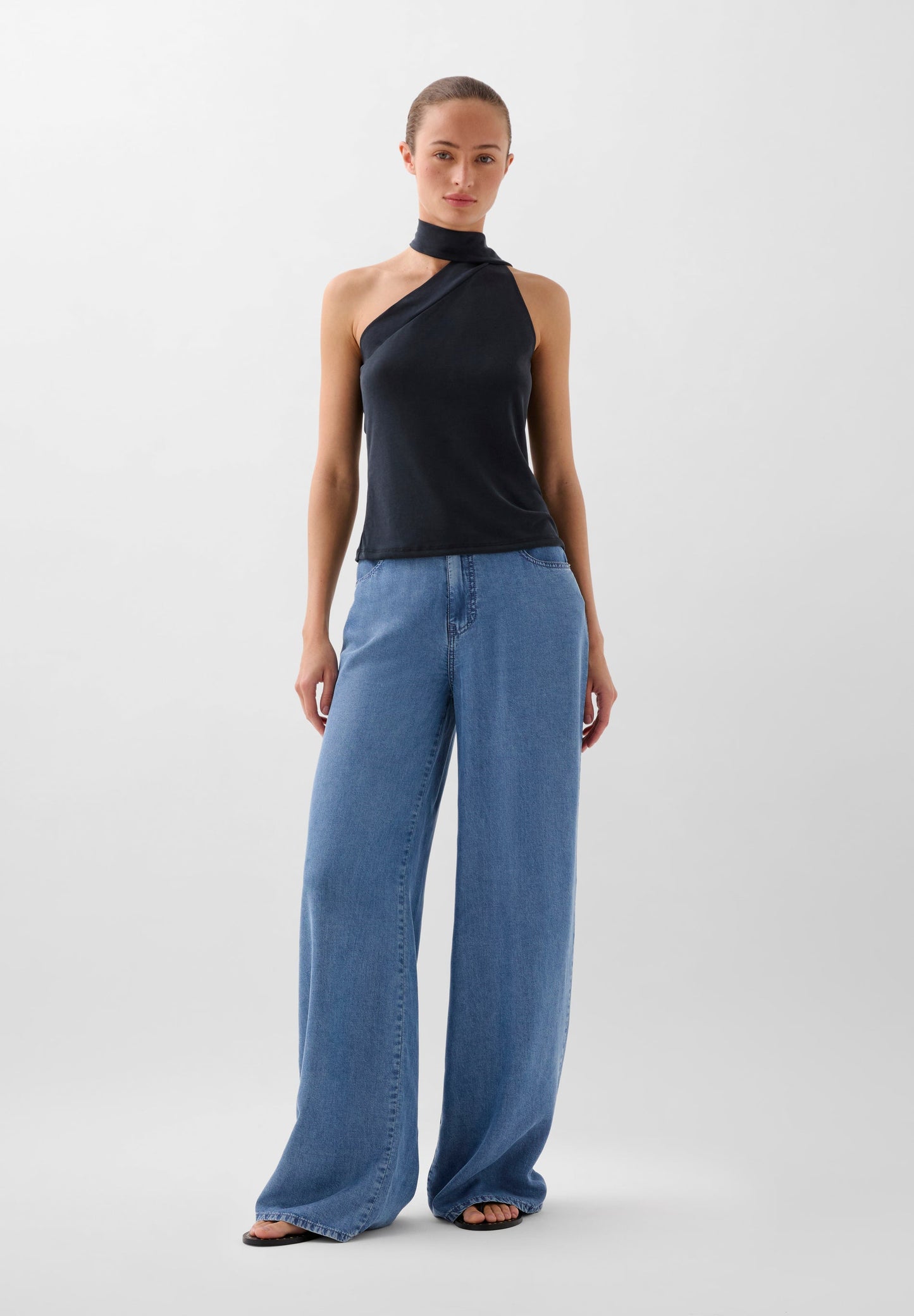ASYMMETRIC KNOT TOP
