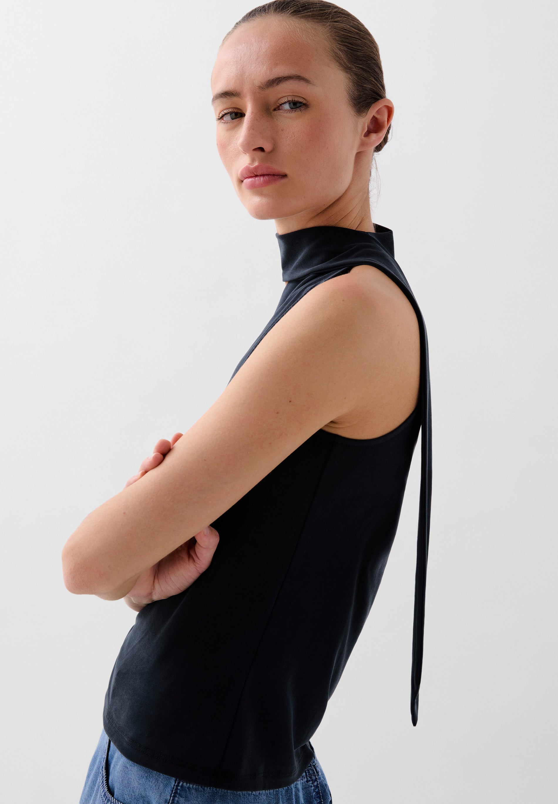 ASYMMETRIC KNOT TOP
