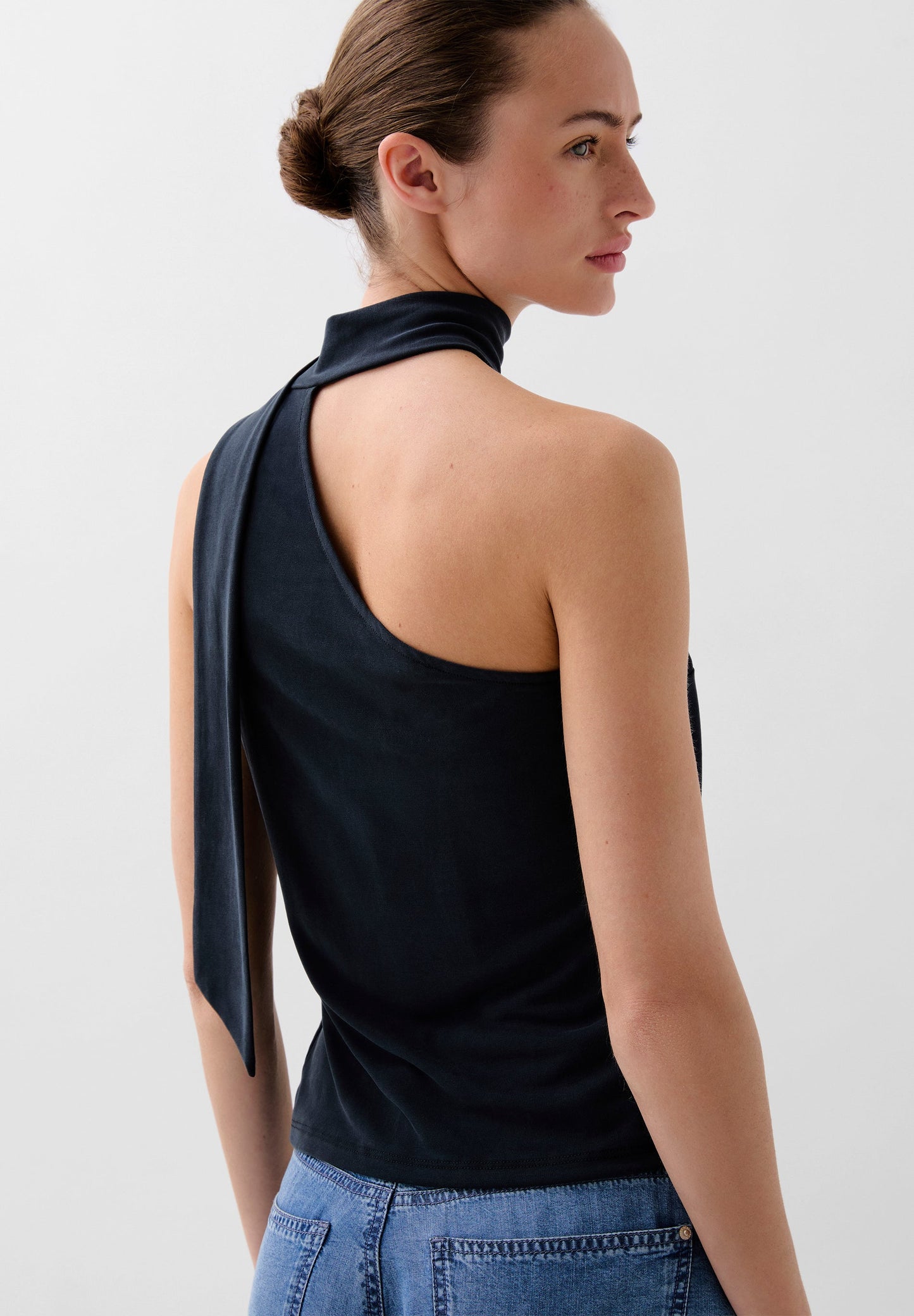 ASYMMETRIC KNOT TOP